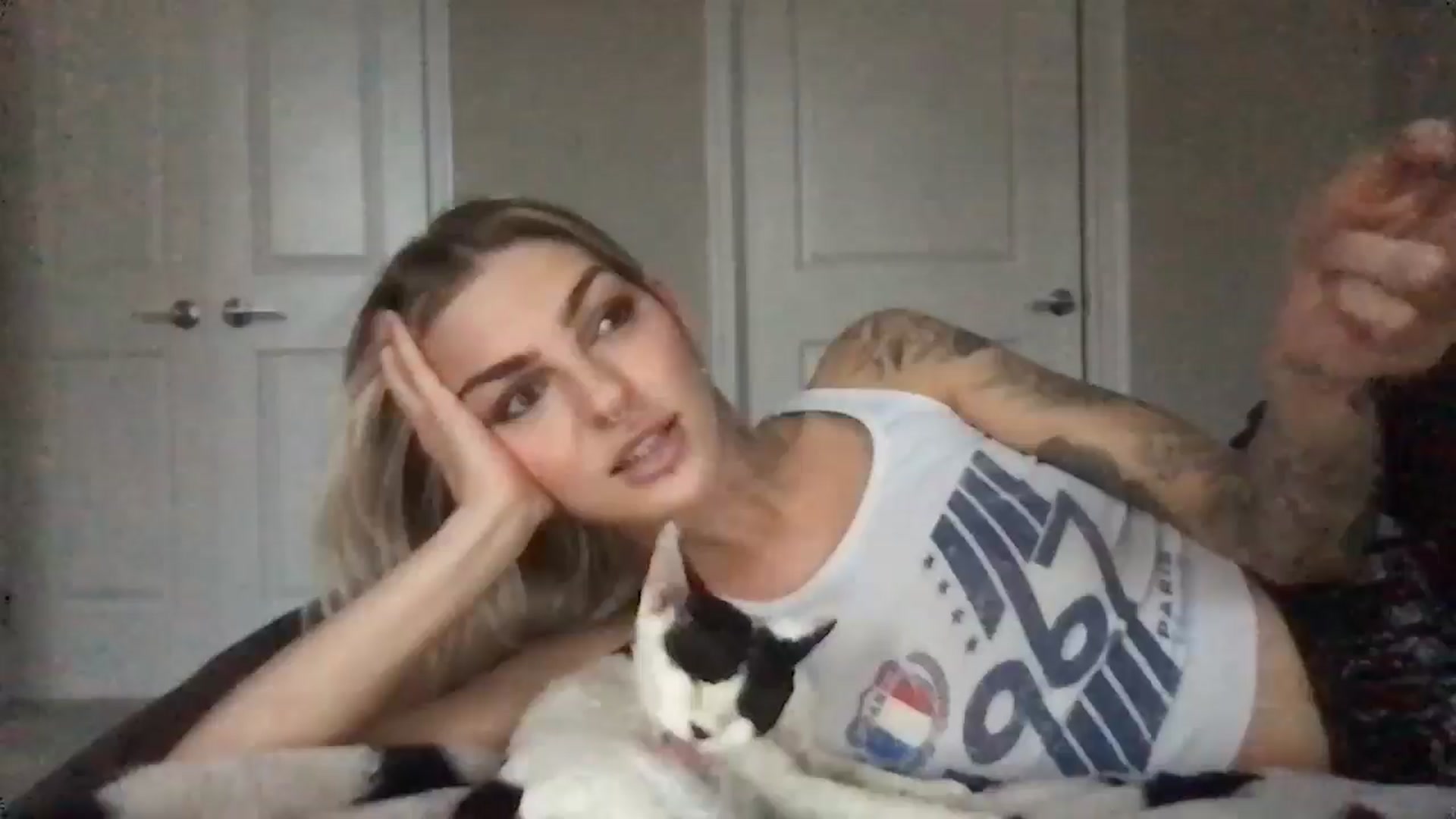 Gallery image thumbnail from PradaAngel_'s myfreecams stream on, 10/29/2025, 22:32 image 8 of 20
