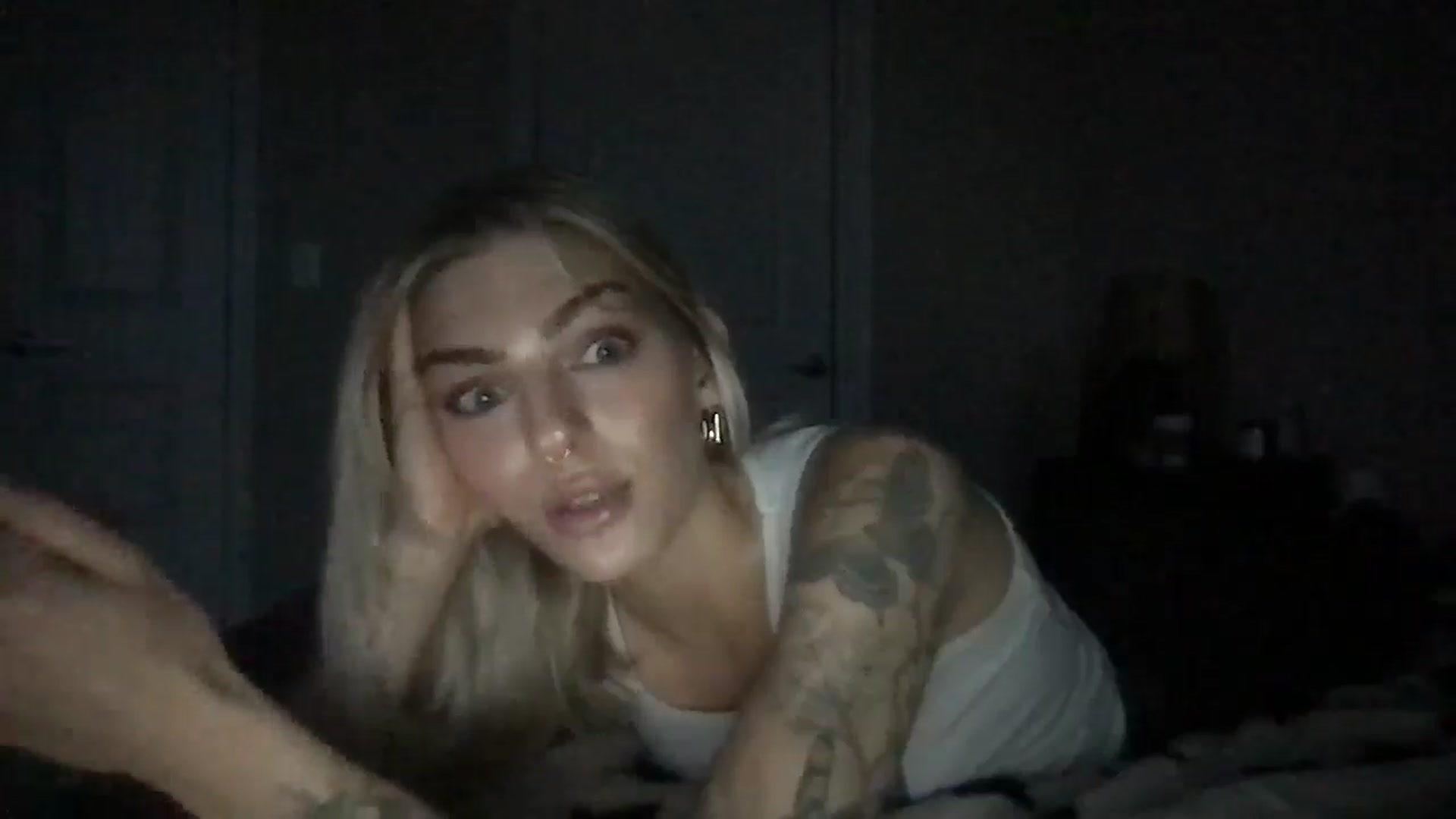 Gallery image thumbnail from PradaAngel_'s myfreecams stream on, 10/29/2025, 22:32 image 16 of 20