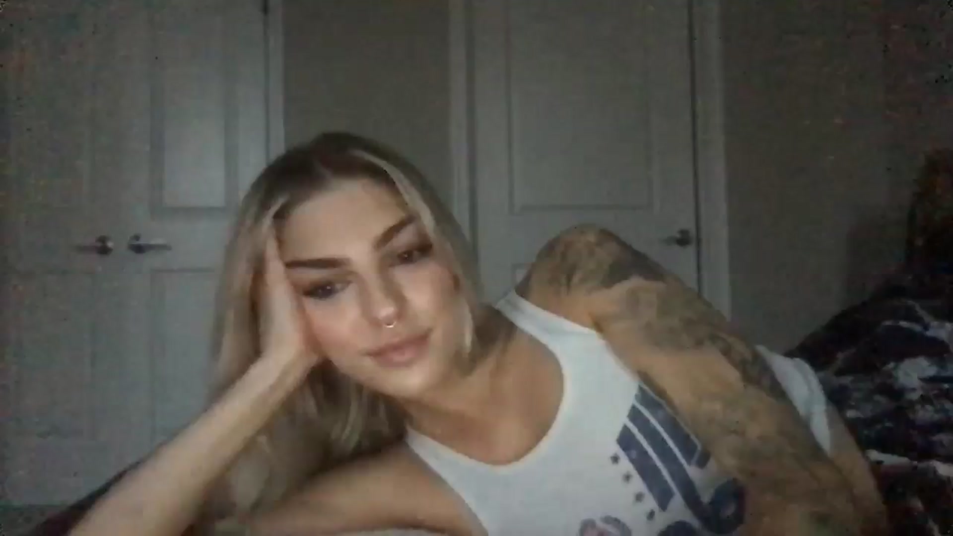 Gallery image thumbnail from PradaAngel_'s myfreecams stream on, 10/29/2025, 22:32 image 11 of 20