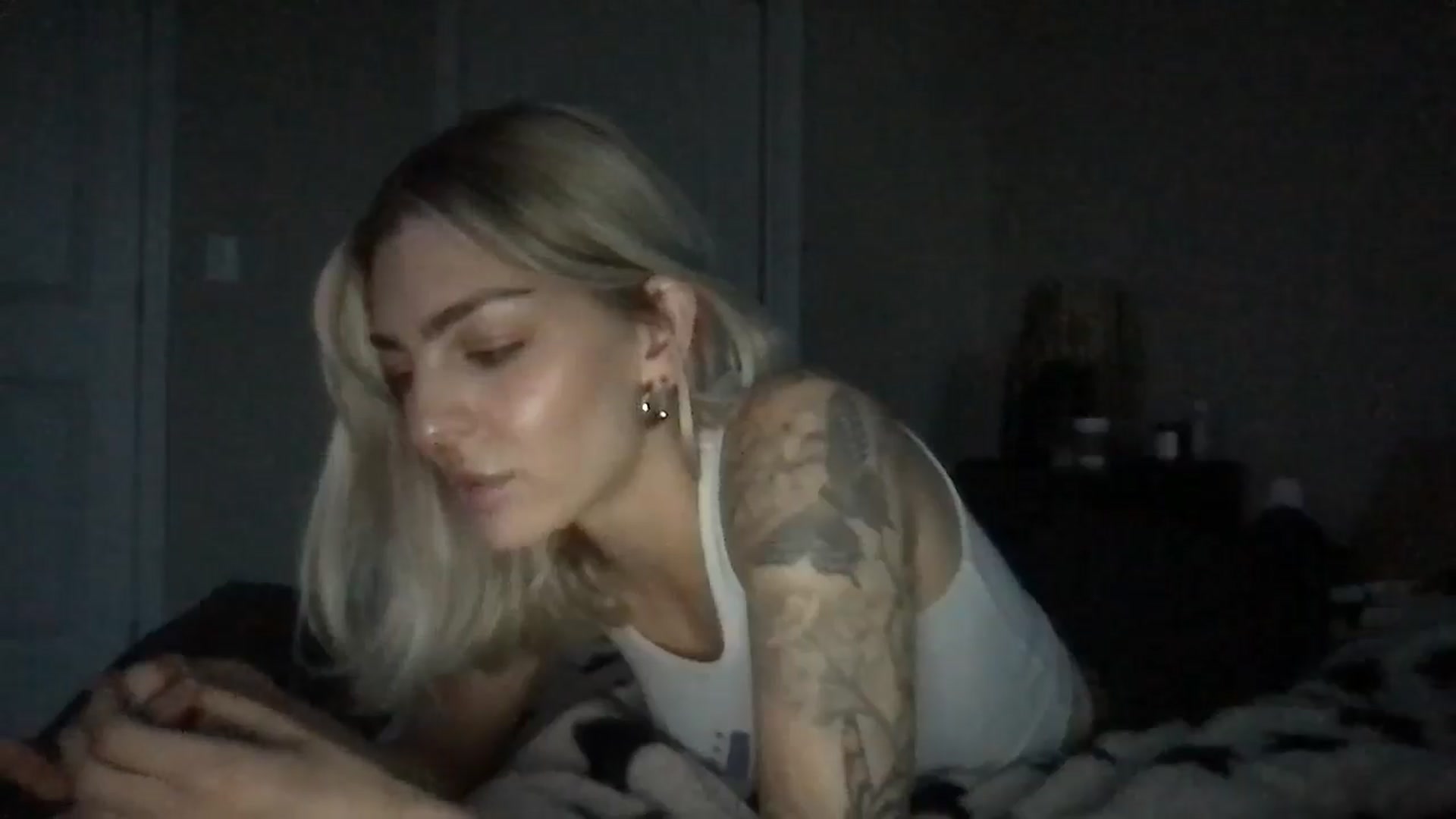 Gallery image thumbnail from PradaAngel_'s myfreecams stream on, 10/29/2025, 22:32 image 14 of 20