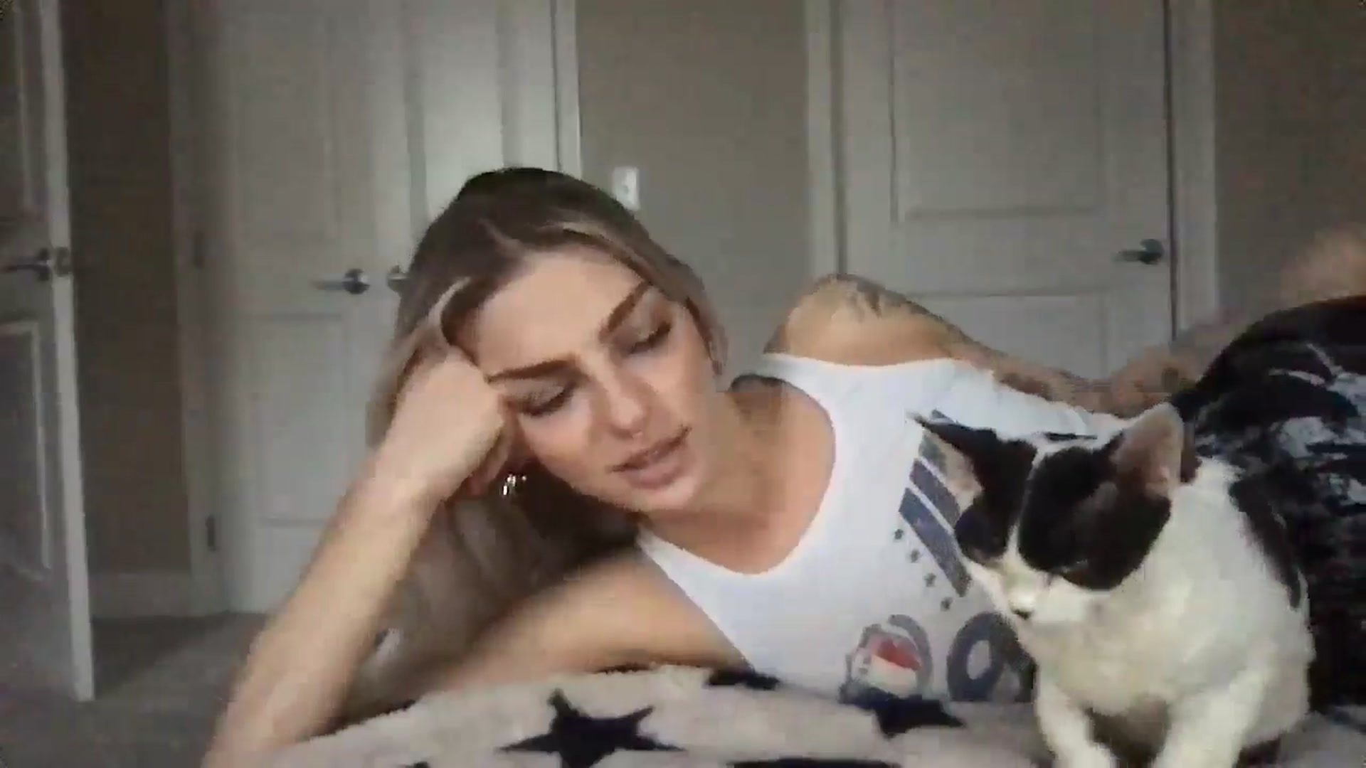 Gallery image thumbnail from PradaAngel_'s myfreecams stream on, 10/29/2025, 22:32 image 4 of 20