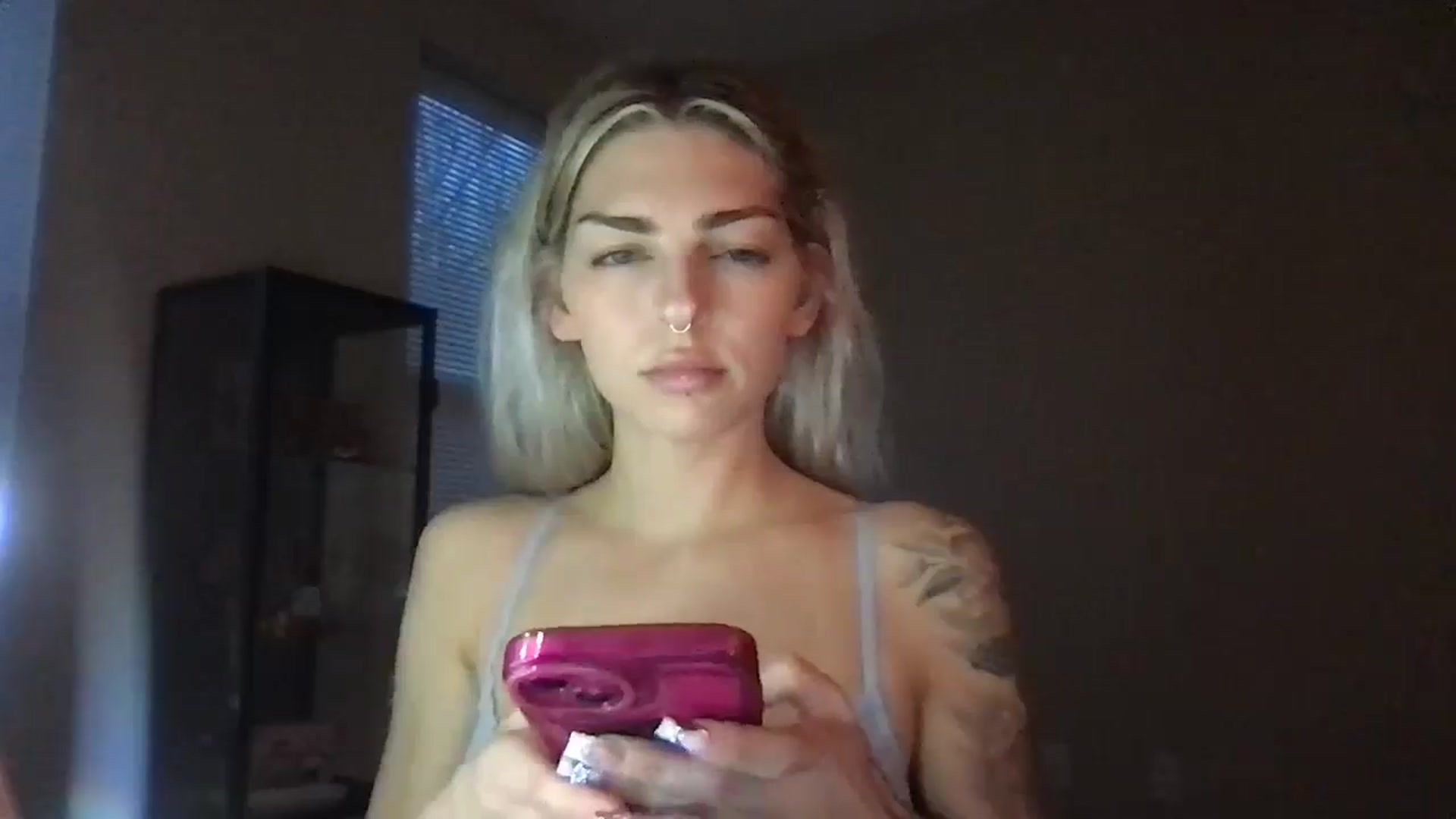 Gallery image thumbnail from PradaAngel_'s myfreecams stream on, 12/27/2025, 21:50 image 14 of 20