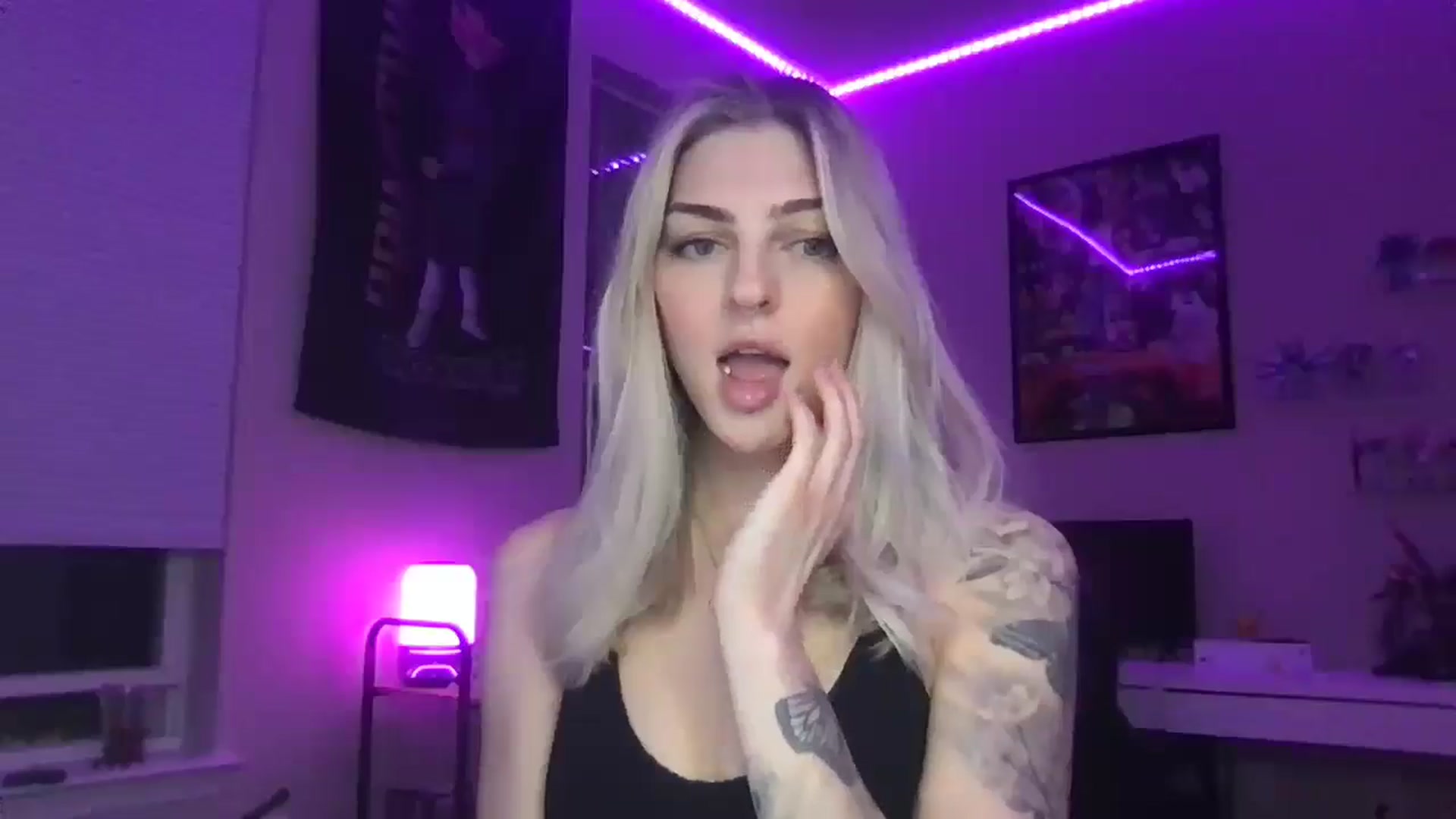 Gallery image thumbnail from PradaAngel_'s myfreecams stream on, 03/08/2026, 23:32 image 12 of 20