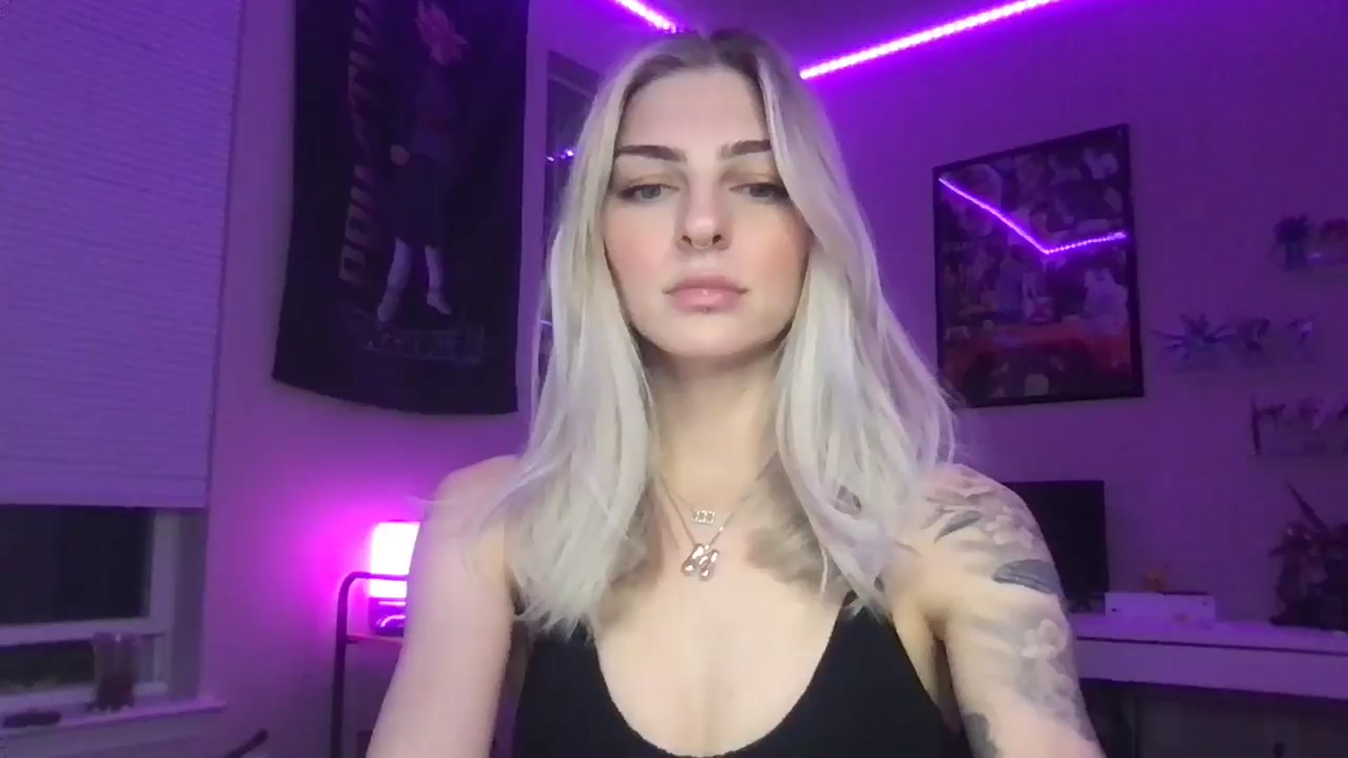Gallery image thumbnail from PradaAngel_'s myfreecams stream on, 03/08/2026, 23:32 image 13 of 20