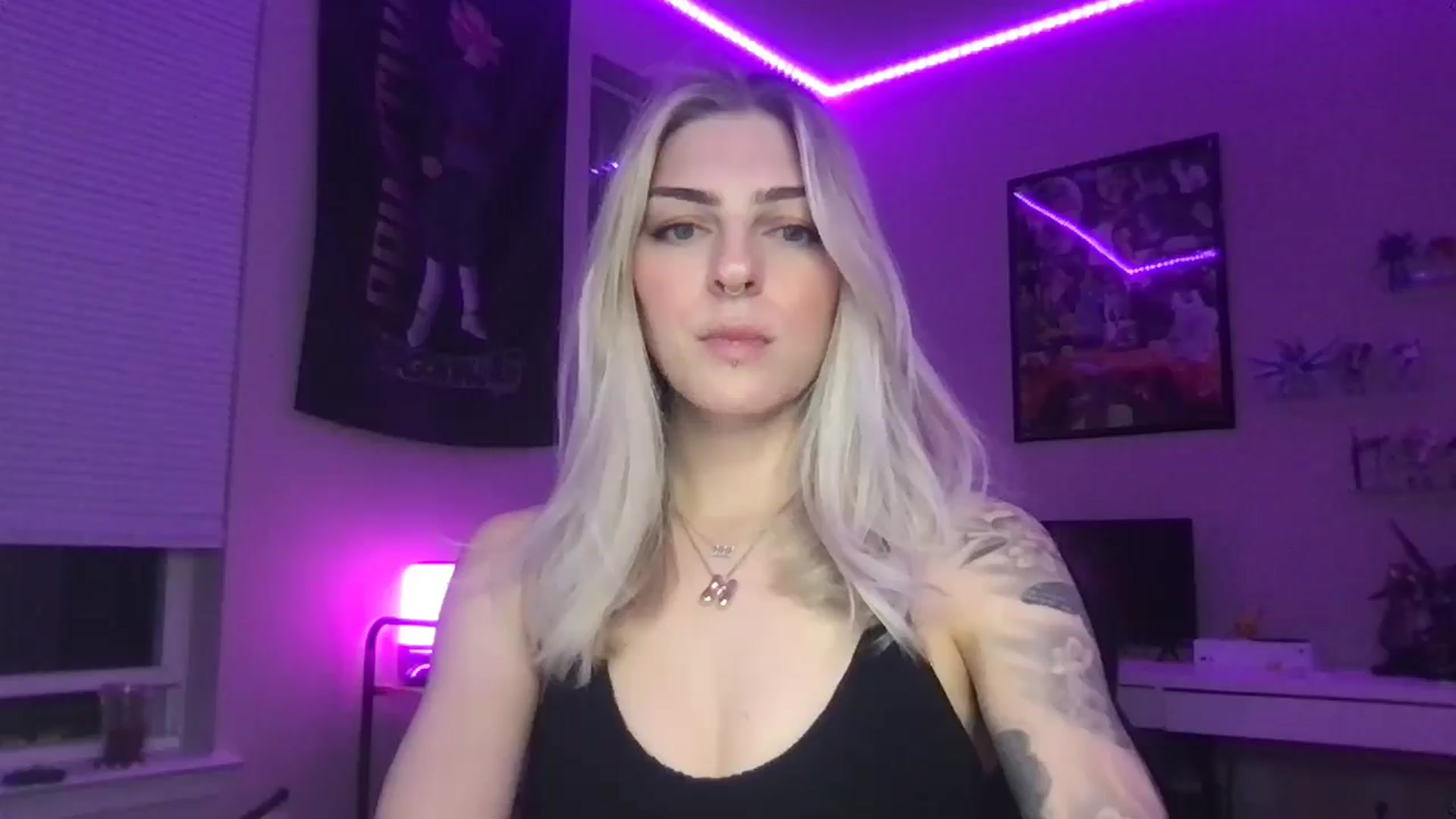 Gallery image thumbnail from PradaAngel_'s myfreecams stream on, 03/08/2026, 23:32 image 14 of 20