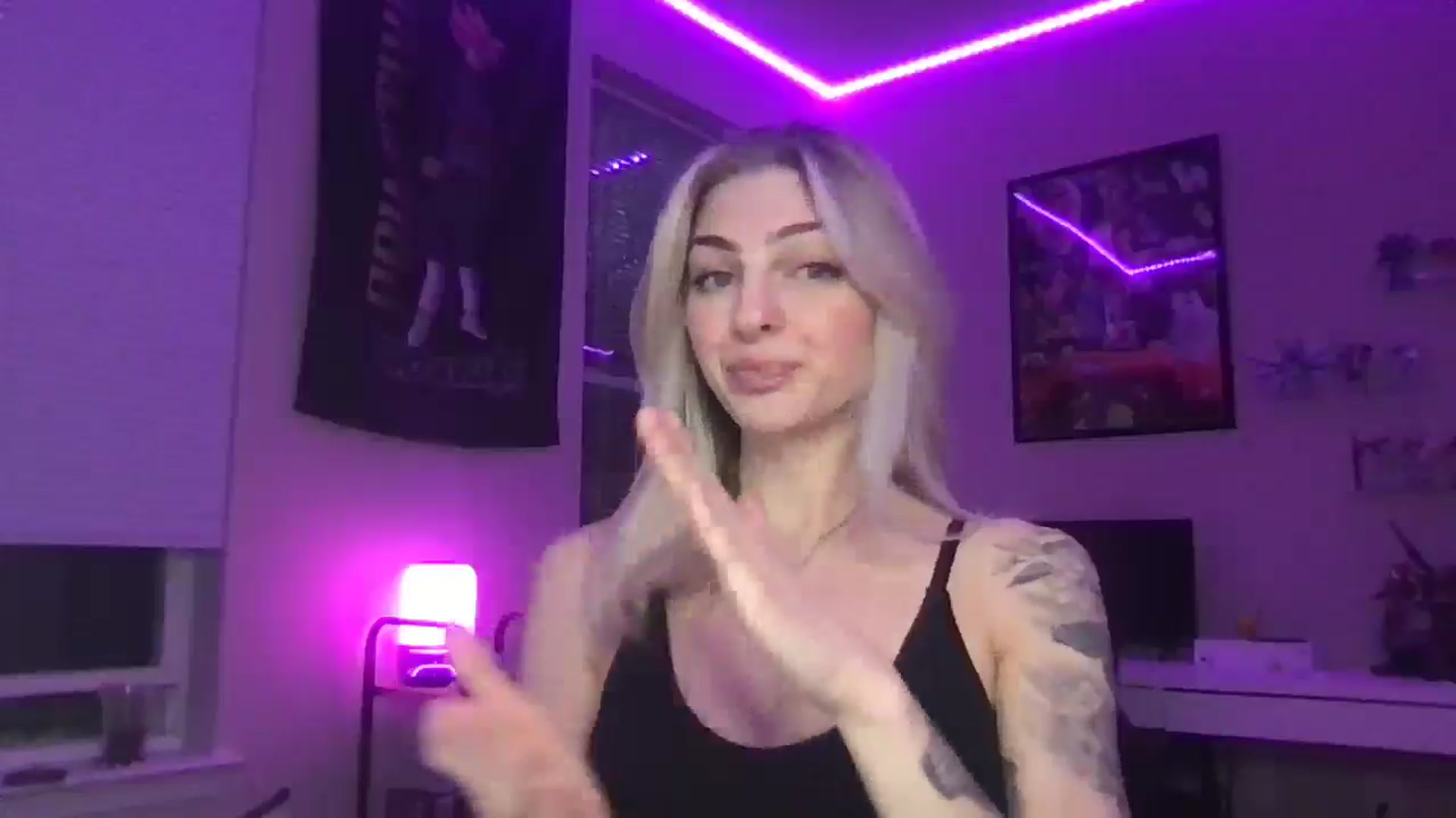 Gallery image thumbnail from PradaAngel_'s myfreecams stream on, 03/08/2026, 23:32 image 3 of 20