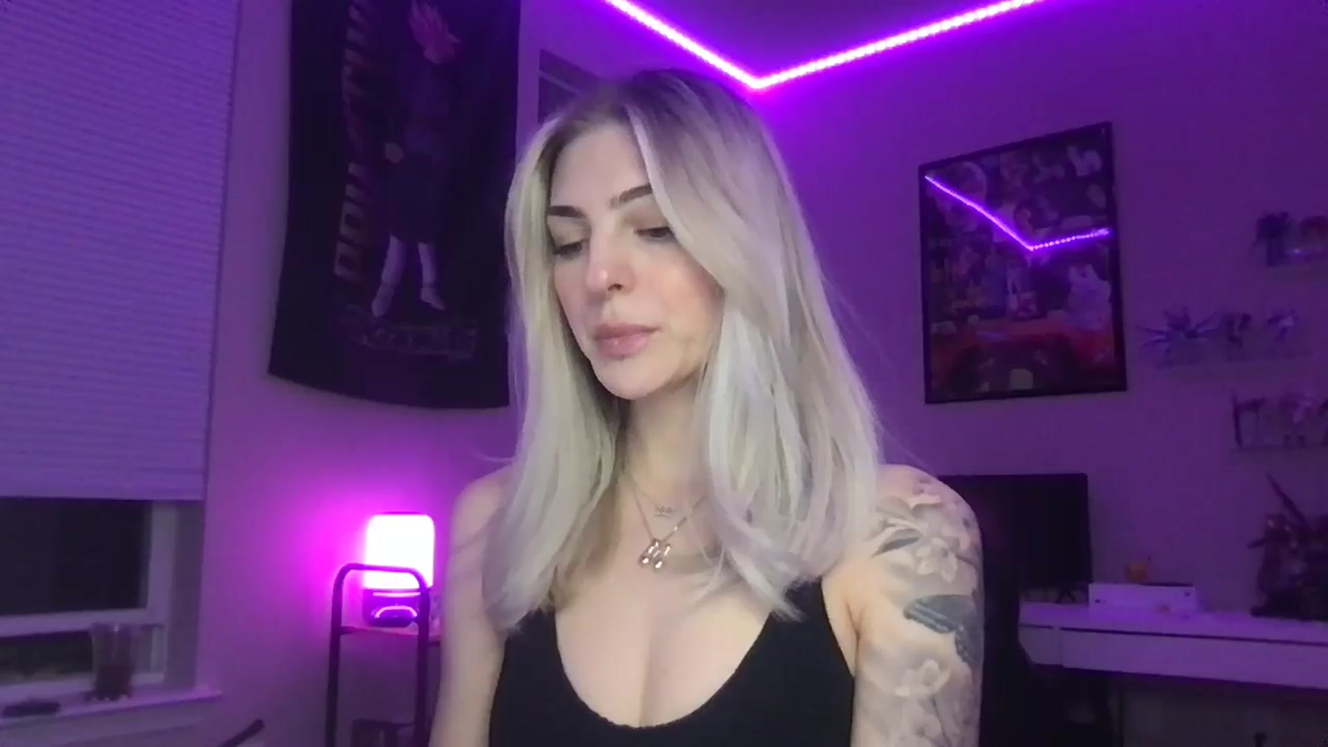 Gallery image thumbnail from PradaAngel_'s myfreecams stream on, 03/08/2026, 23:32 image 17 of 20