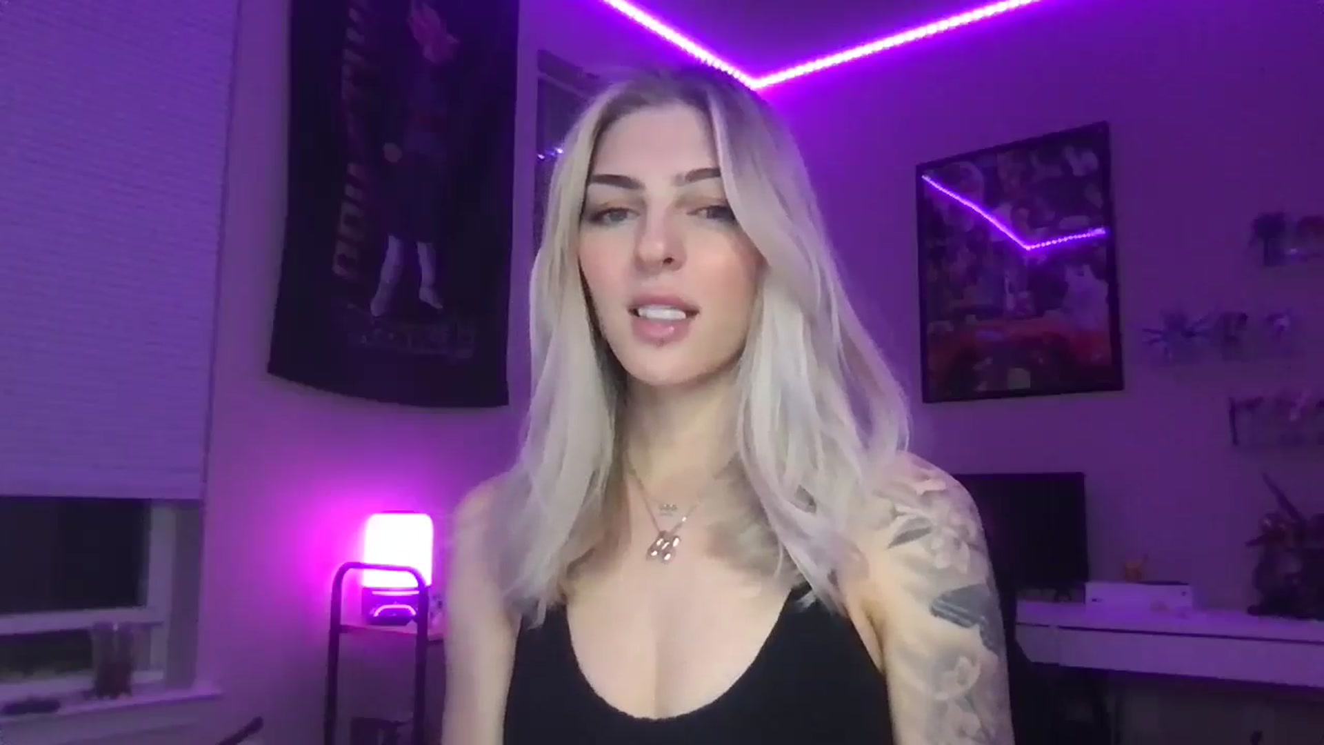 Gallery image thumbnail from PradaAngel_'s myfreecams stream on, 03/08/2026, 23:32 image 11 of 20