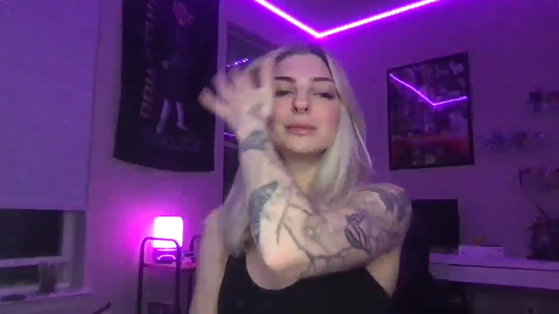 Gallery image thumbnail from PradaAngel_'s myfreecams stream on, 03/08/2026, 23:32 image 8 of 20
