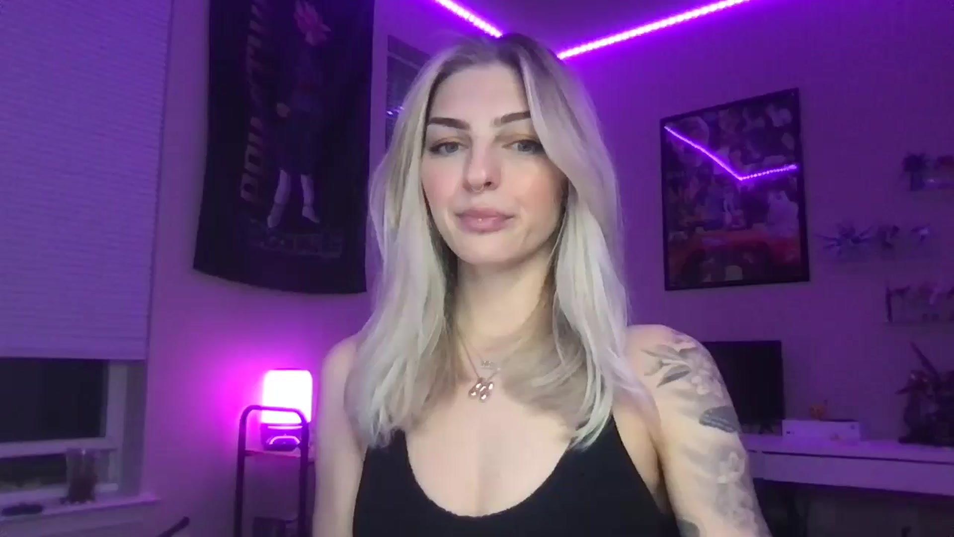 Gallery image thumbnail from PradaAngel_'s myfreecams stream on, 03/08/2026, 23:32 image 5 of 20