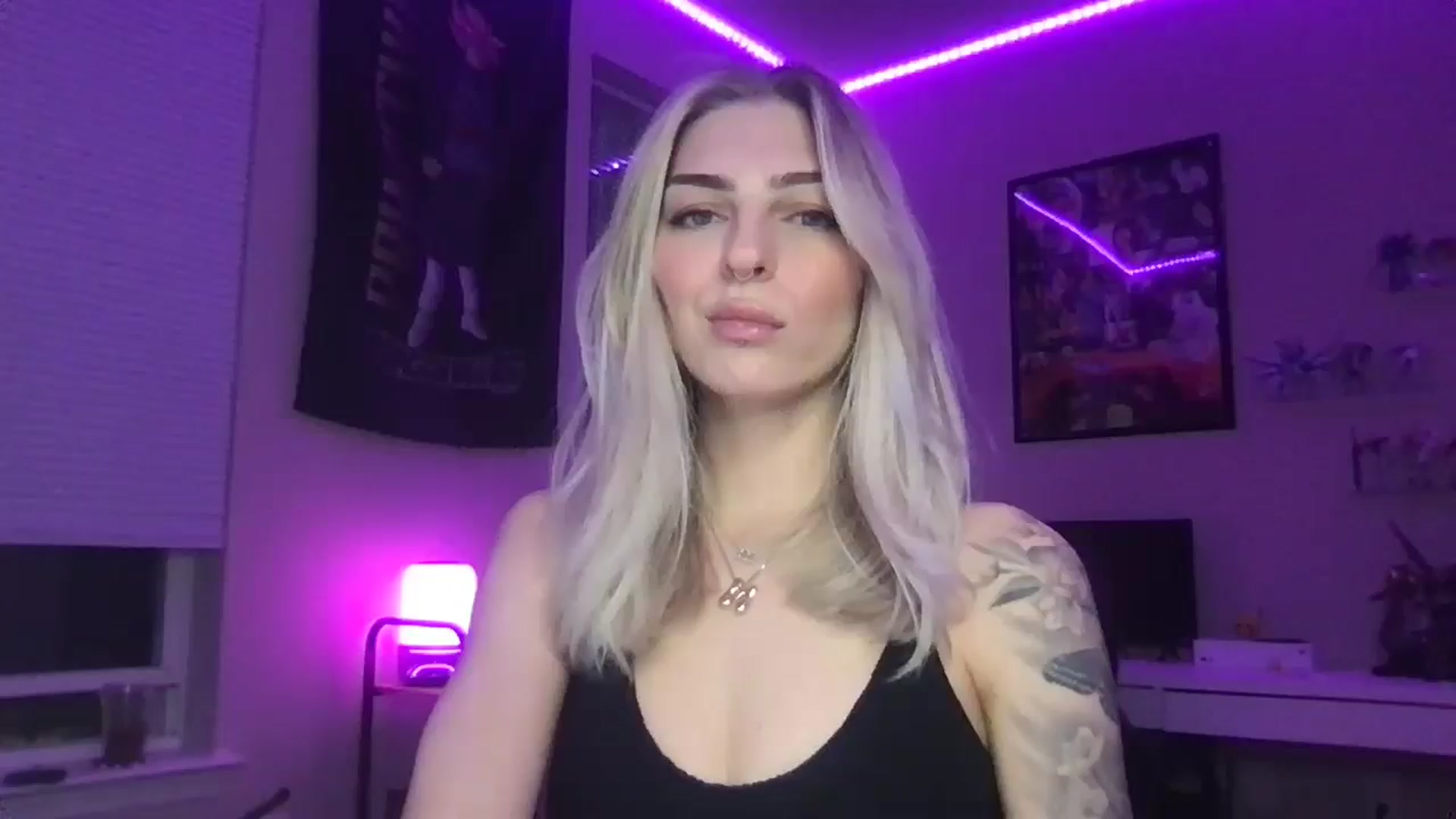 Gallery image thumbnail from PradaAngel_'s myfreecams stream on, 03/08/2026, 23:32 image 6 of 20