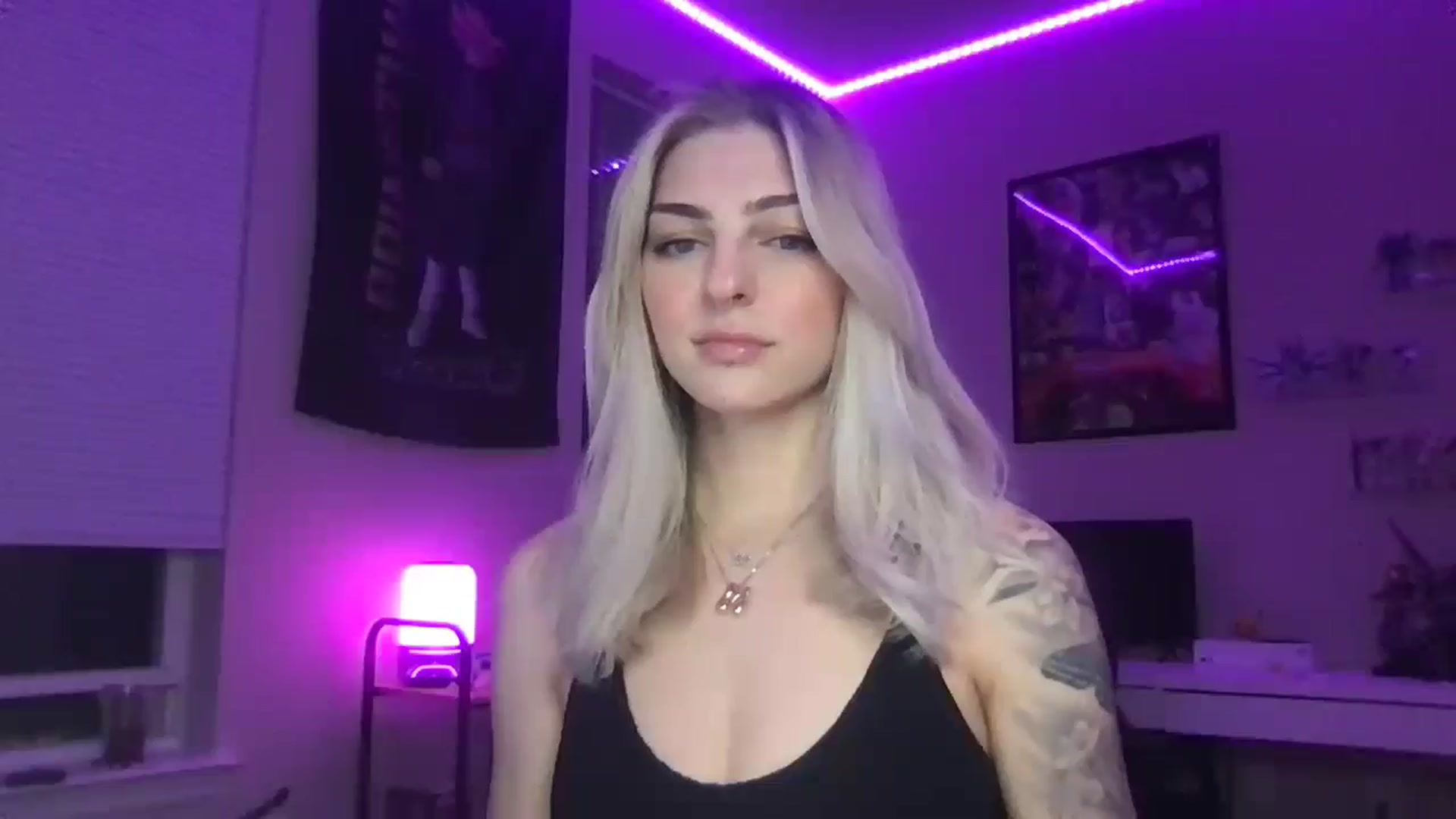 Gallery image thumbnail from PradaAngel_'s myfreecams stream on, 03/08/2026, 23:32 image 10 of 20
