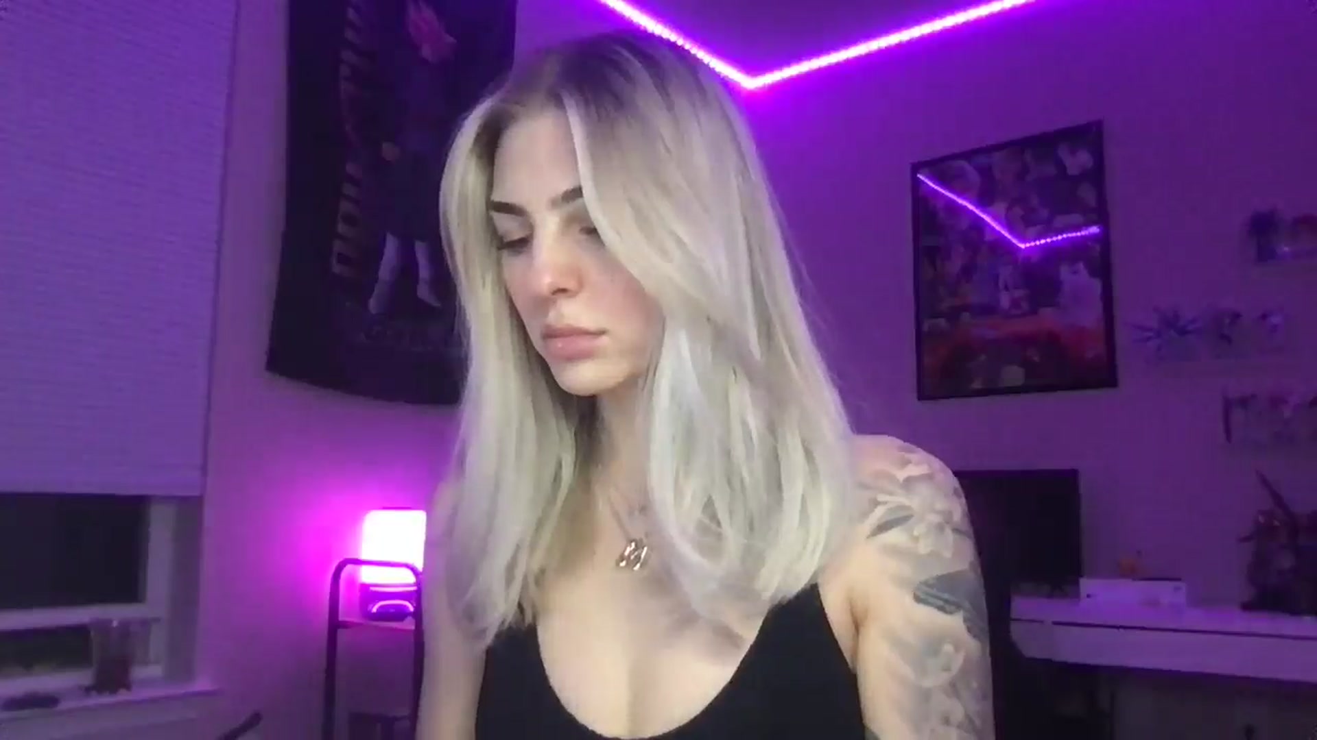 Gallery image thumbnail from PradaAngel_'s myfreecams stream on, 03/08/2026, 23:32 image 16 of 20