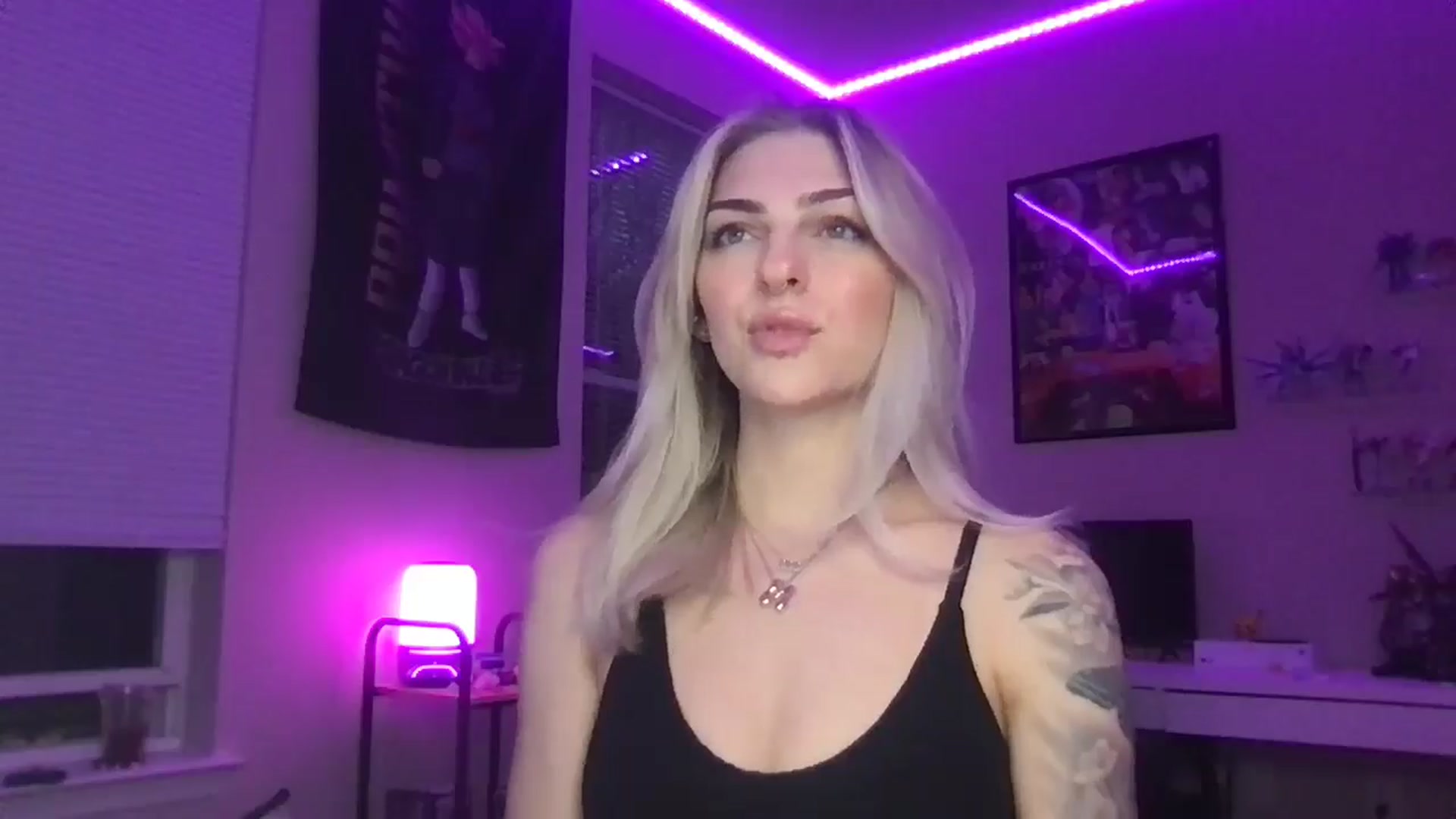 Gallery image thumbnail from PradaAngel_'s myfreecams stream on, 03/08/2026, 23:32 image 4 of 20