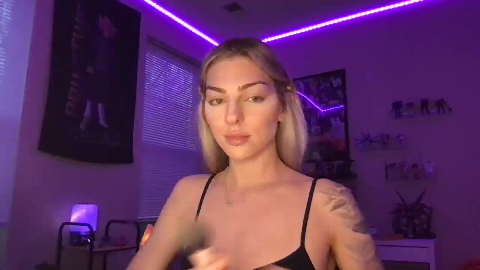 Gallery image thumbnail from PradaAngel_'s myfreecams stream on, 03/14/2026, 23:47 image 4 of 20