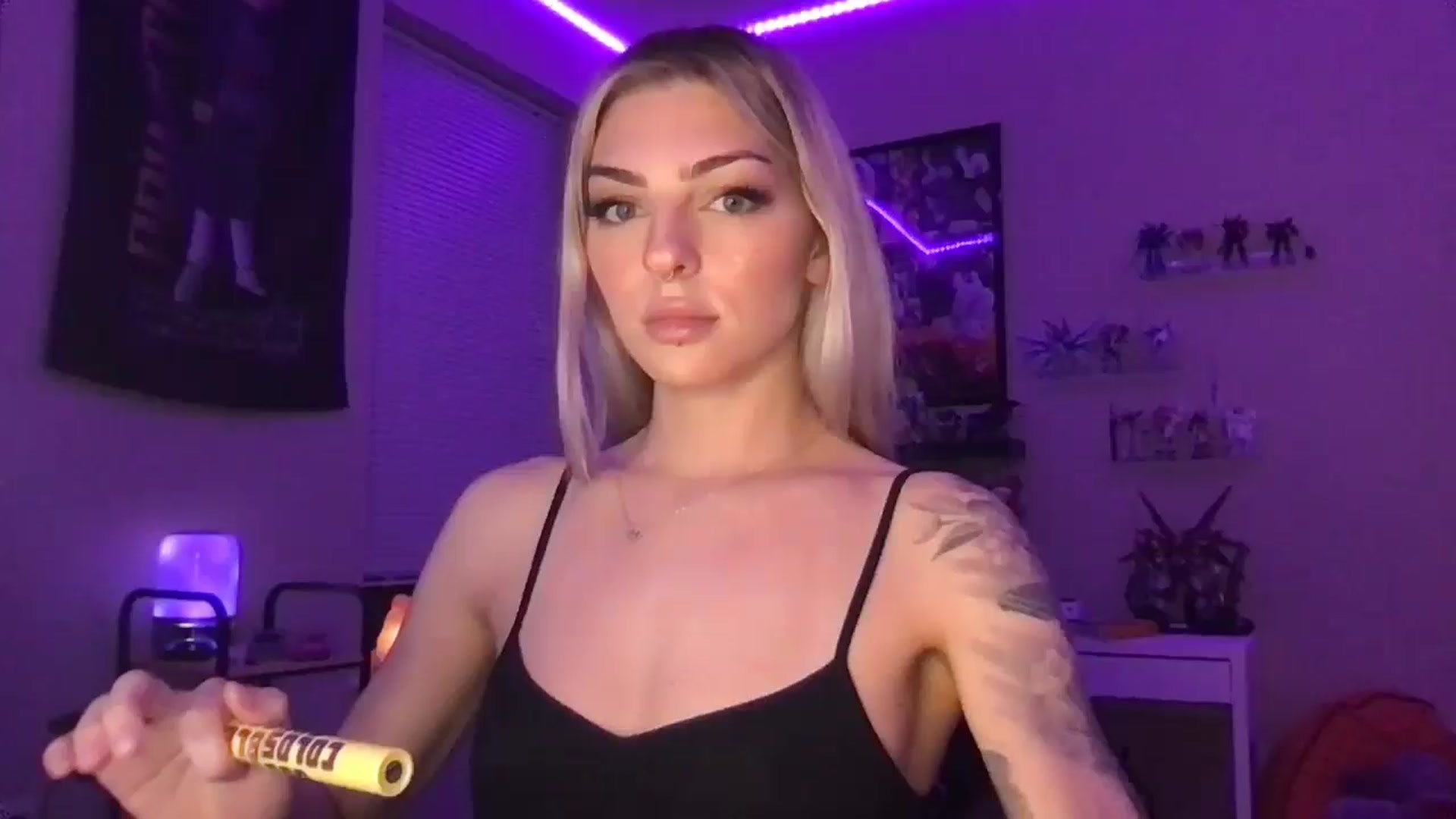 Gallery image thumbnail from PradaAngel_'s myfreecams stream on, 03/14/2026, 23:47 image 17 of 20