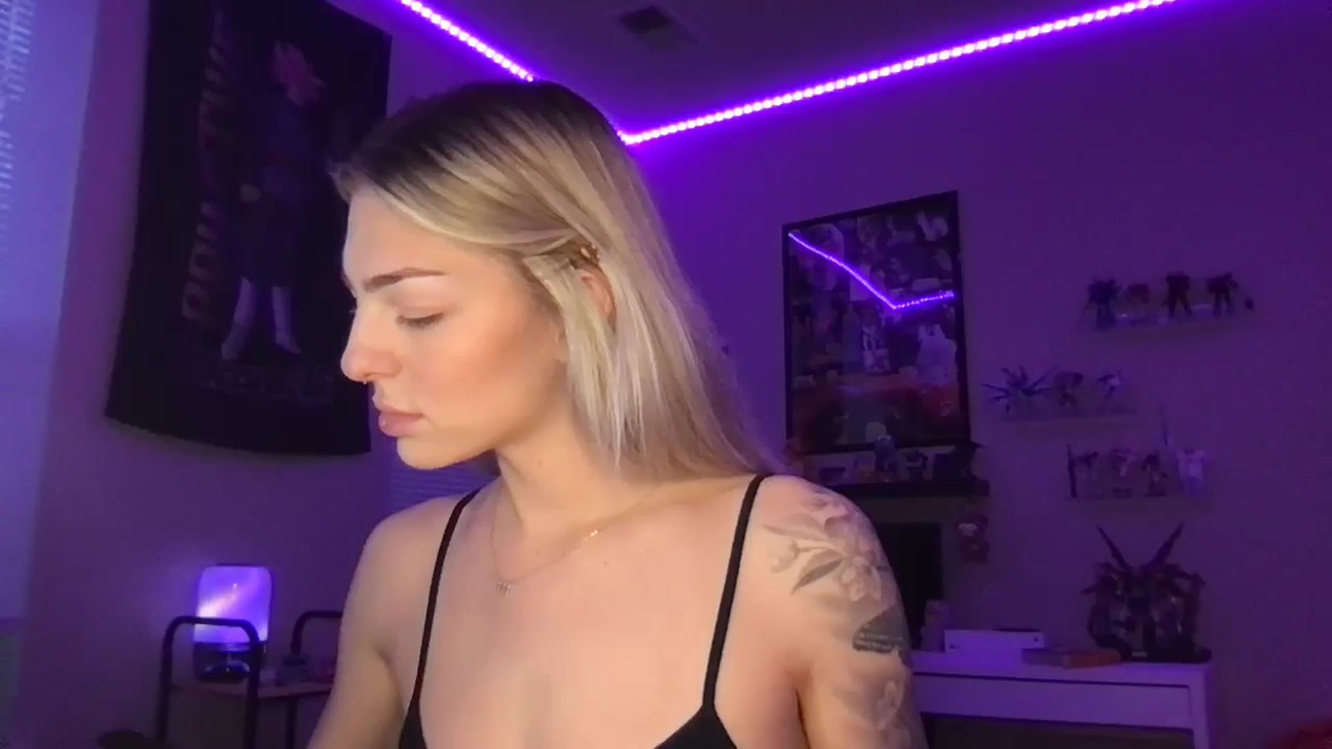 Gallery image thumbnail from PradaAngel_'s myfreecams stream on, 03/14/2026, 23:47 image 5 of 20
