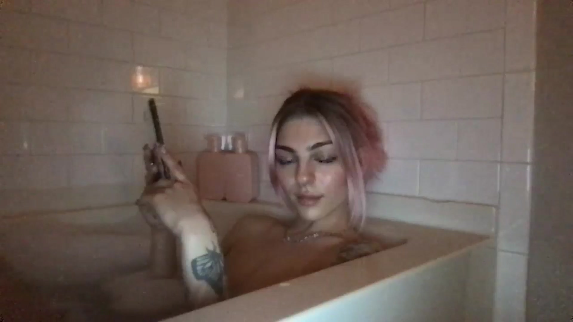 Gallery image thumbnail from PradaAngel_'s myfreecams stream on, 03/29/2026, 23:45 image 8 of 20