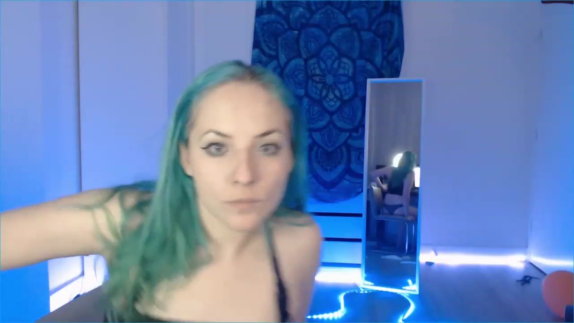 Gallery image thumbnail from Pray_4Ukraine's myfreecams stream on, 11/14/2022, 22:51 image 15 of 20