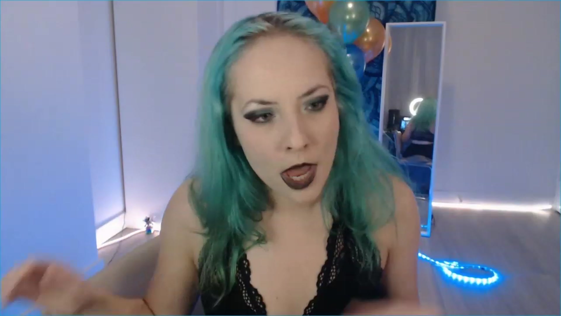 Gallery image thumbnail from Pray_4Ukraine's myfreecams stream on, 11/20/2022, 20:45 image 11 of 20
