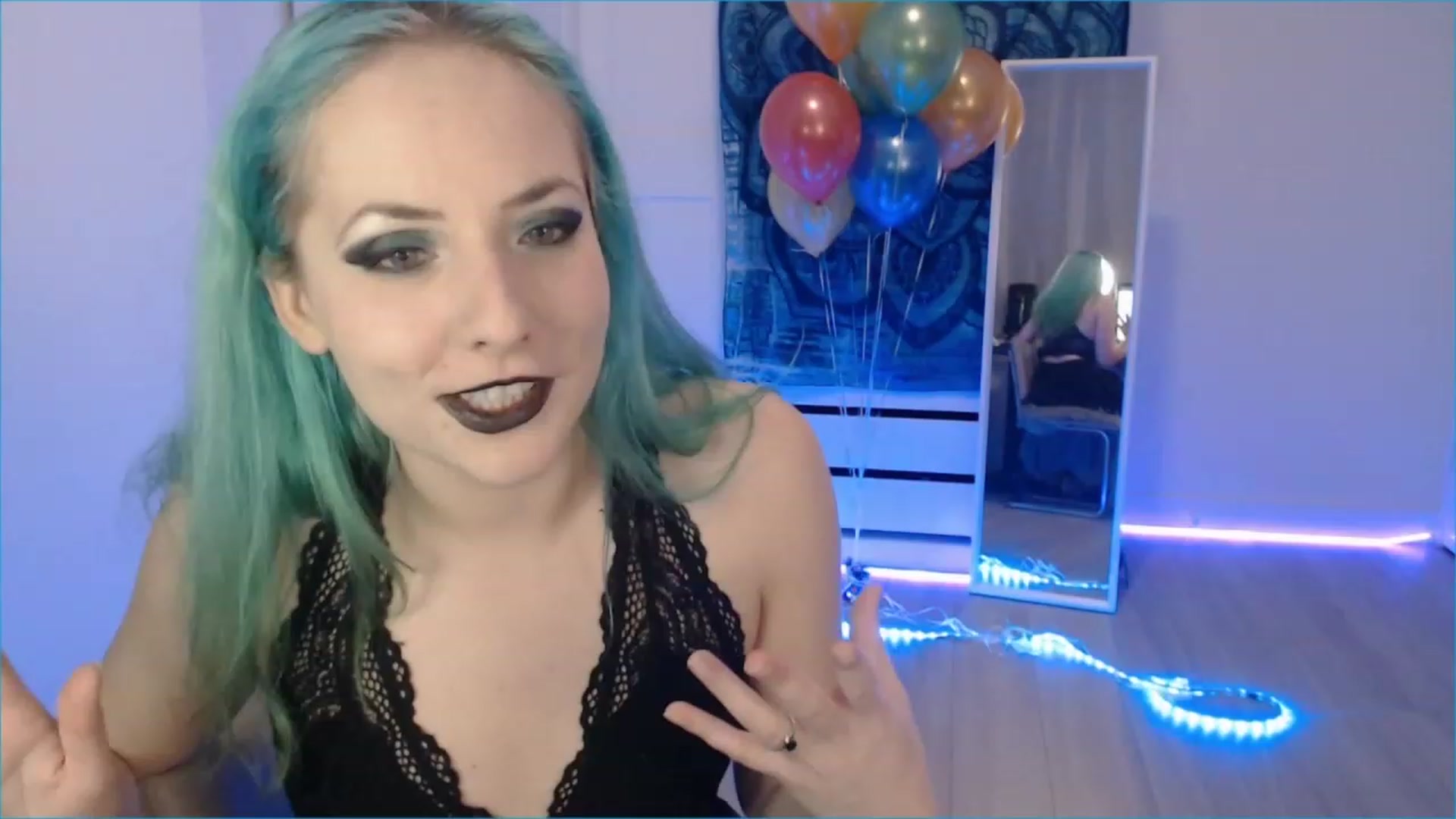 Gallery image thumbnail from Pray_4Ukraine's myfreecams stream on, 11/20/2022, 20:45 image 4 of 20