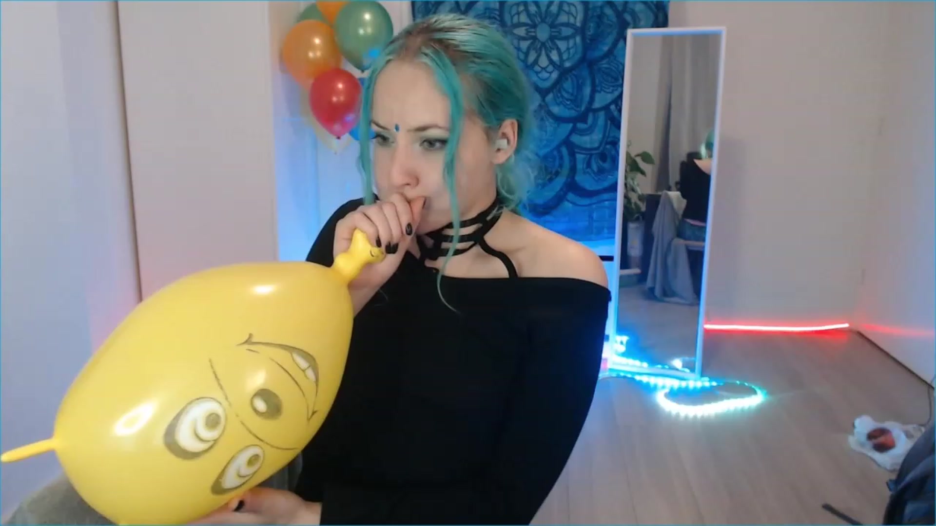 Gallery image thumbnail from Pray_4Ukraine's myfreecams stream on, 11/23/2022, 22:37 image 4 of 20