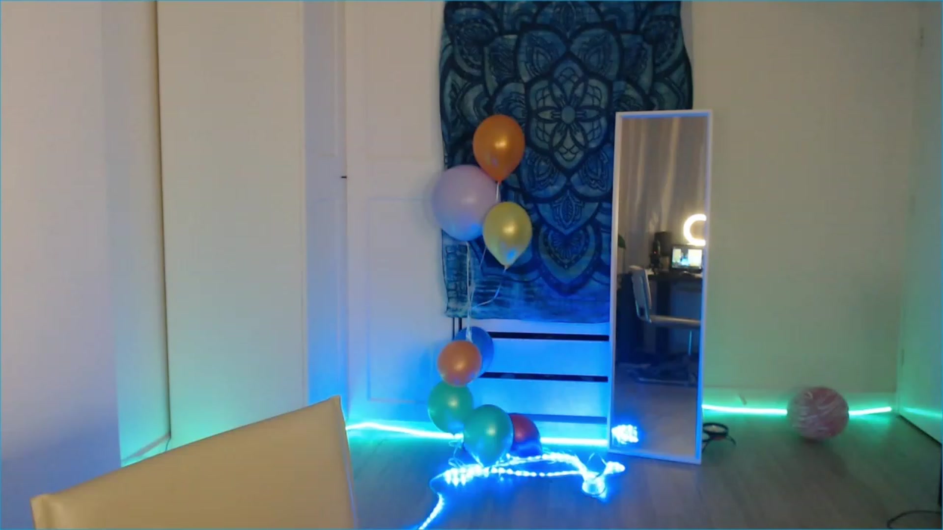 Gallery image thumbnail from Pray_4Ukraine's myfreecams stream on, 11/26/2022, 23:17 image 10 of 20