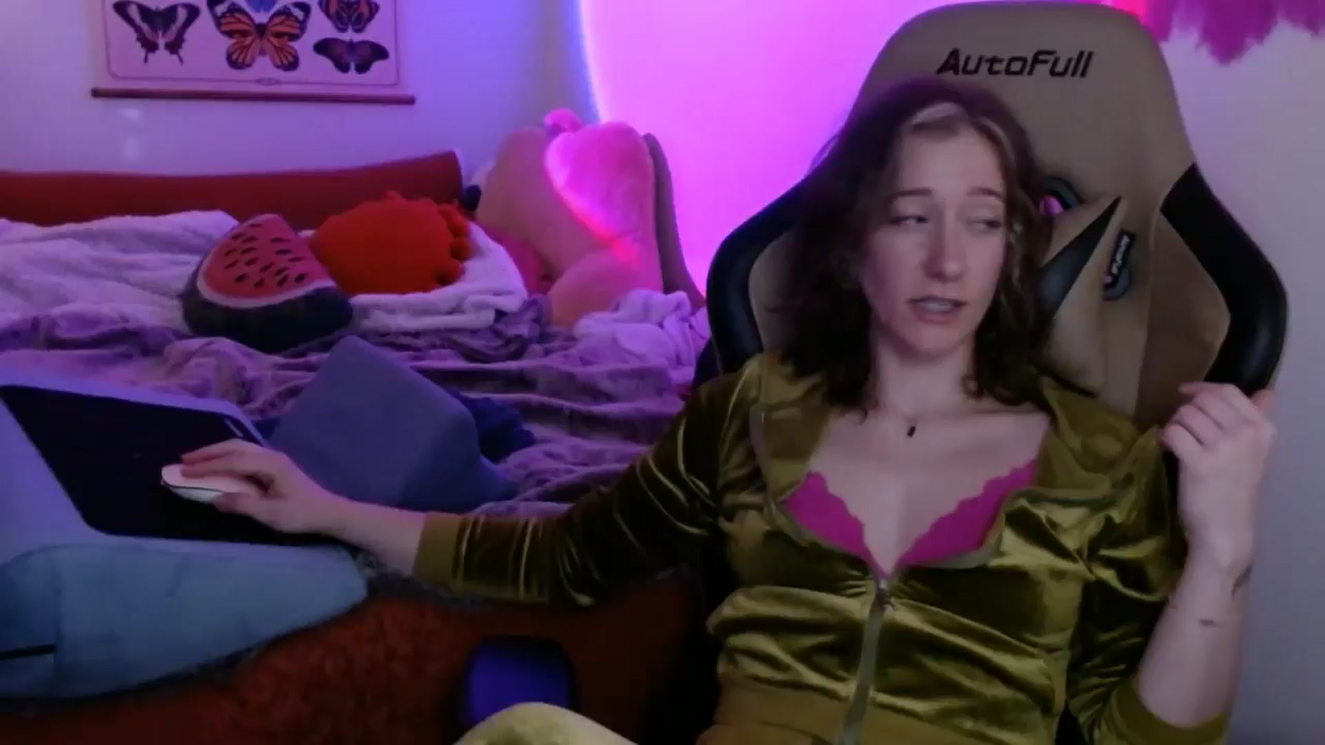Gallery image thumbnail from PreciousGemma's myfreecams stream on, 04/10/2026, 06:00 image 1 of 20