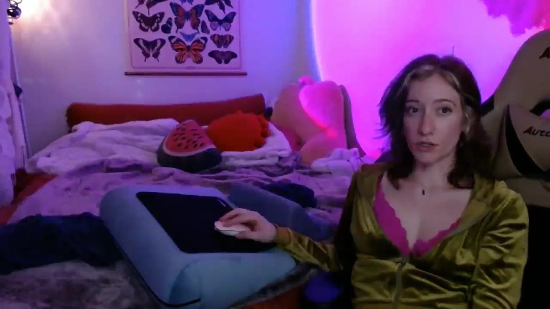 Gallery image thumbnail from PreciousGemma's myfreecams stream on, 04/10/2026, 06:00 image 20 of 20