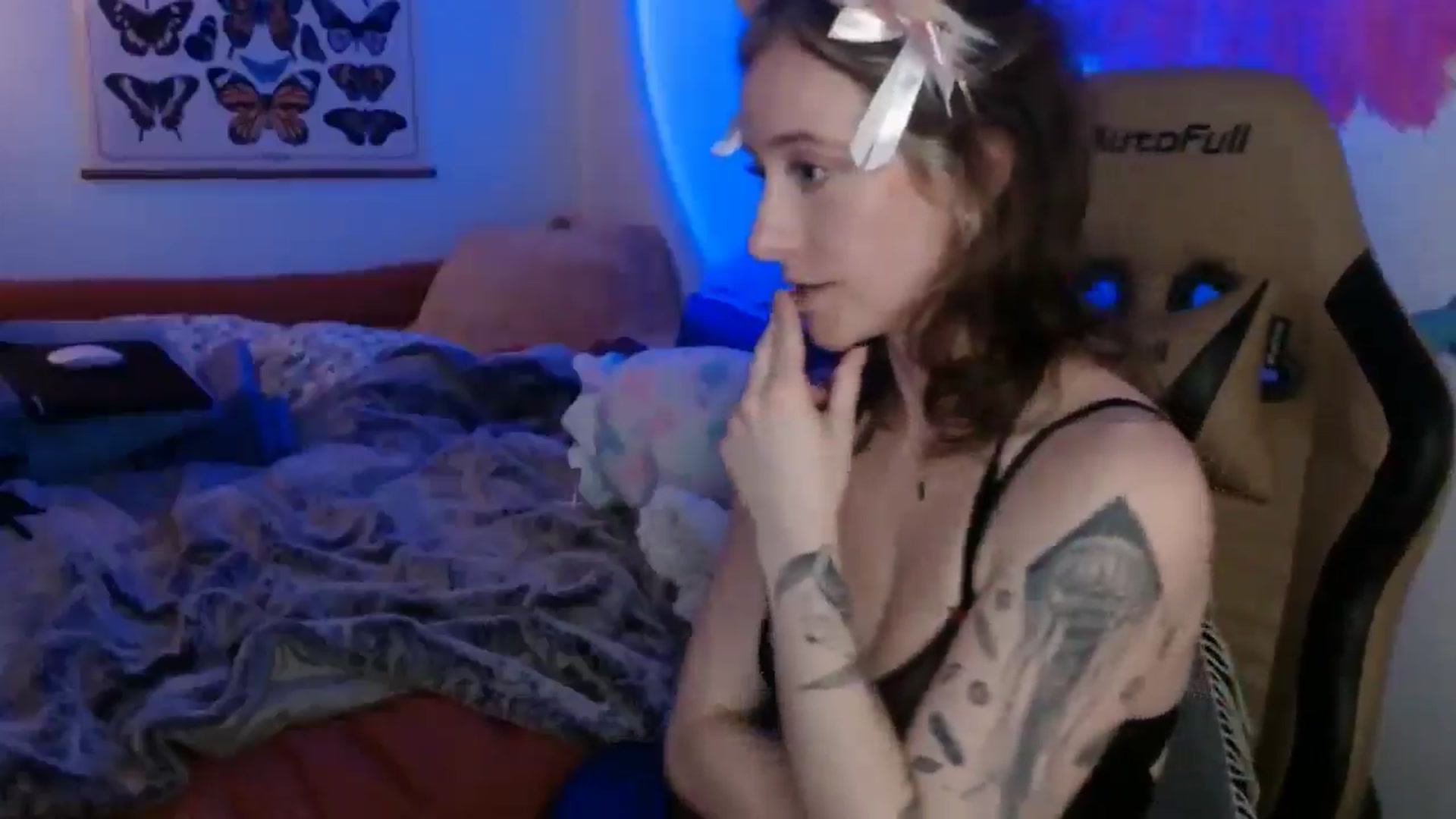 Gallery image thumbnail from PreciousGemma's myfreecams stream on, 04/24/2026, 07:01 image 15 of 20