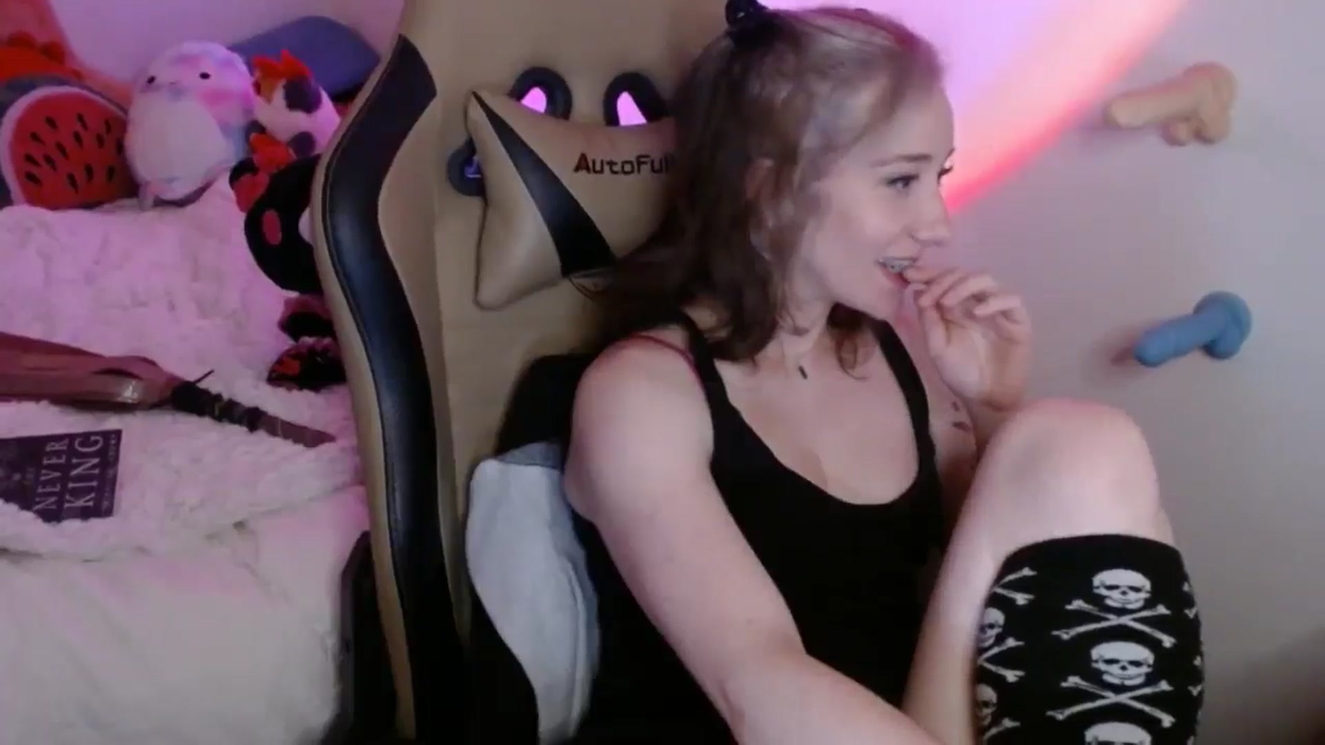 Gallery image thumbnail from PreciousGemma's myfreecams stream on, 05/10/2026, 08:39 image 2 of 20