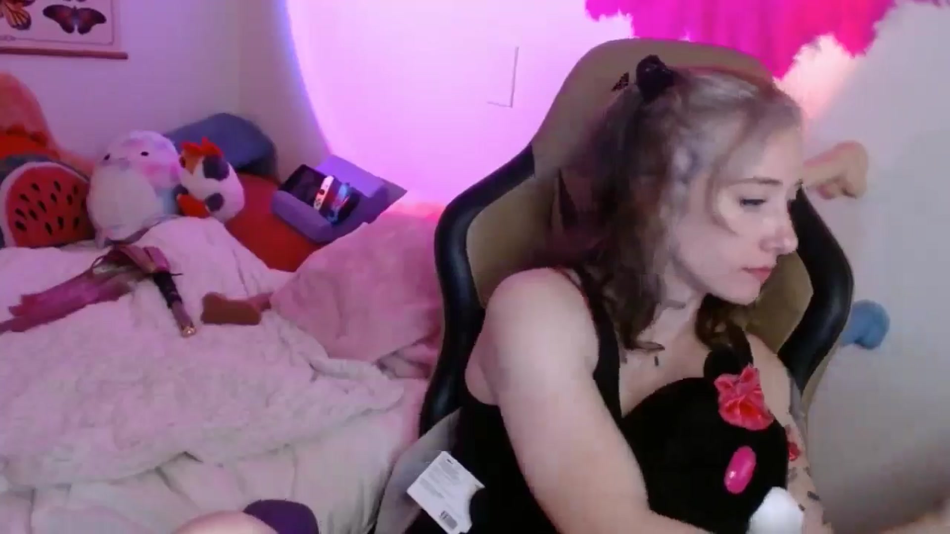 Gallery image thumbnail from PreciousGemma's myfreecams stream on, 05/10/2026, 08:39 image 16 of 20