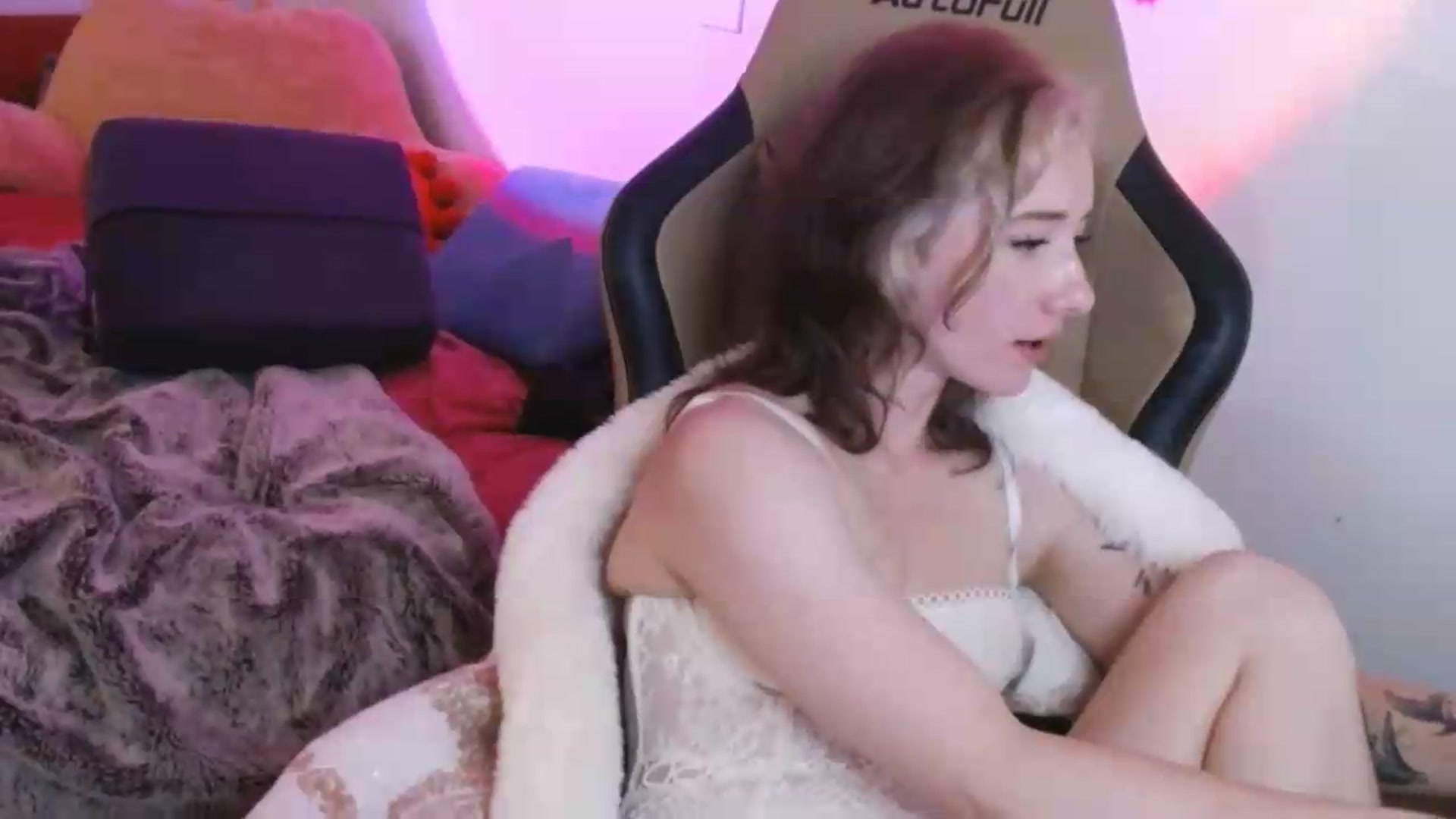 Gallery image thumbnail from PreciousGemma's myfreecams stream on, 05/28/2026, 07:46 image 9 of 20