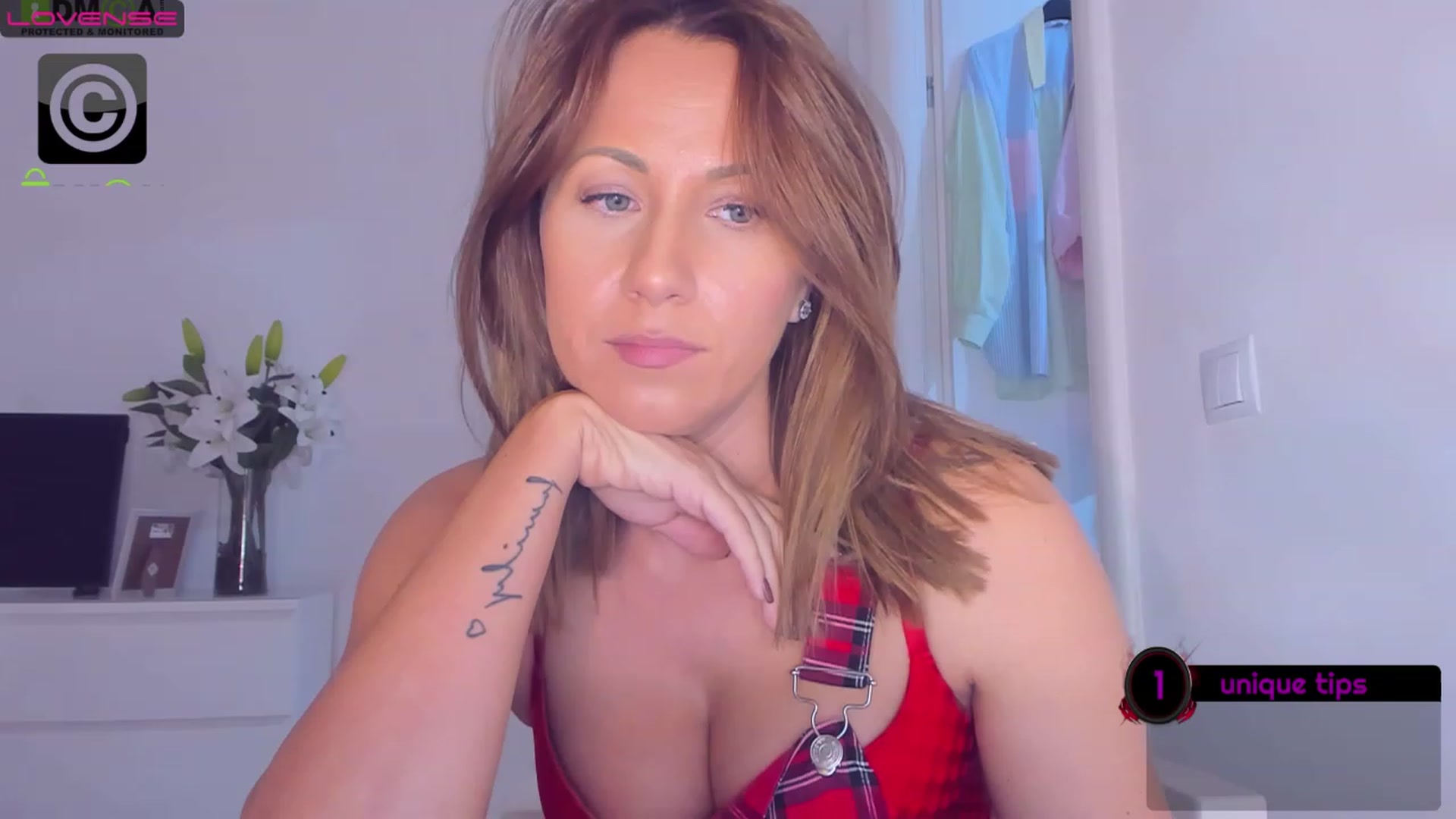 Gallery image thumbnail from PreciousSusan's myfreecams stream on, 12/19/2022, 14:18 image 17 of 20
