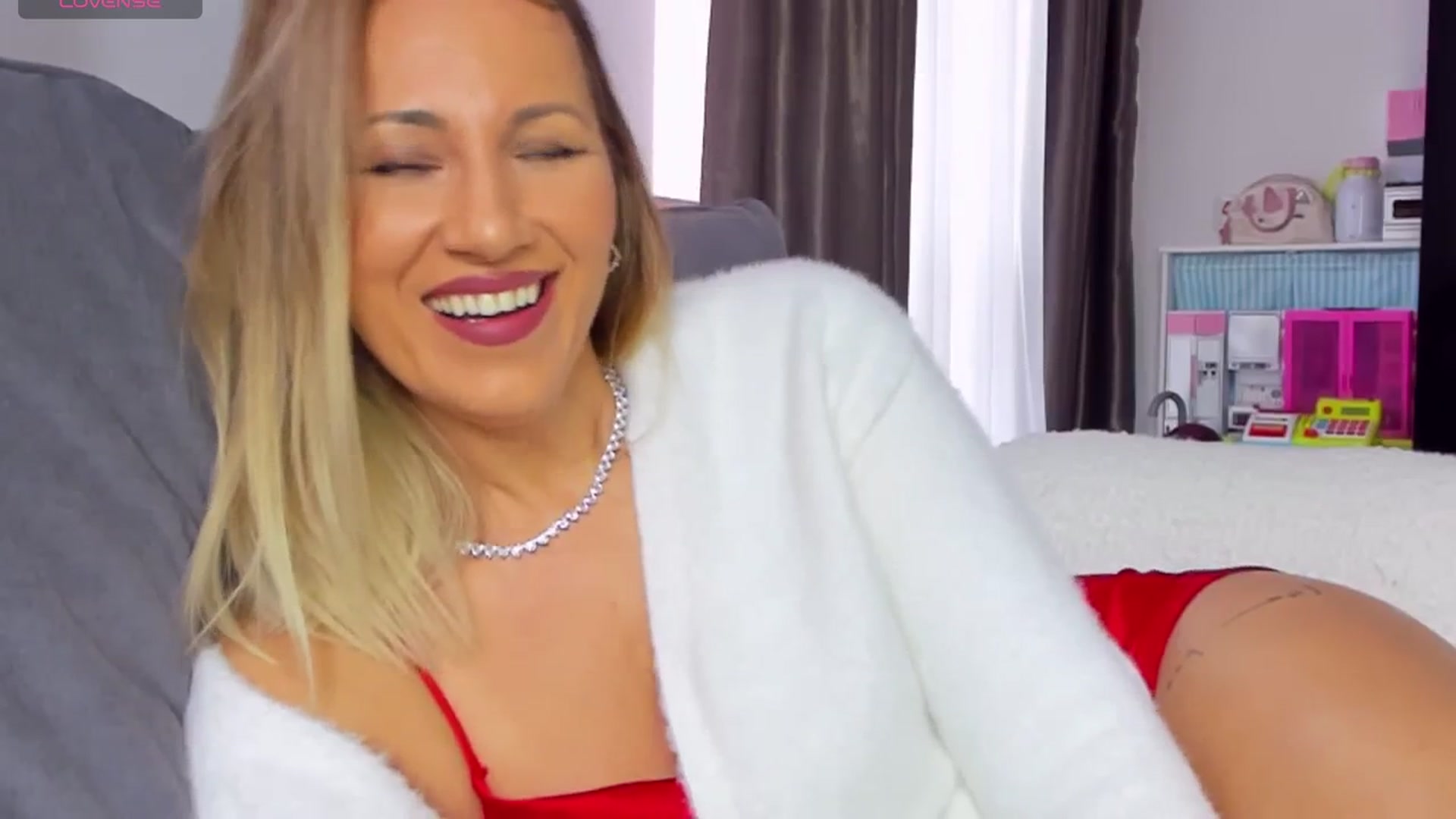 Gallery image thumbnail from PreciousSusan's myfreecams stream on, 02/14/2024, 10:56 image 7 of 20