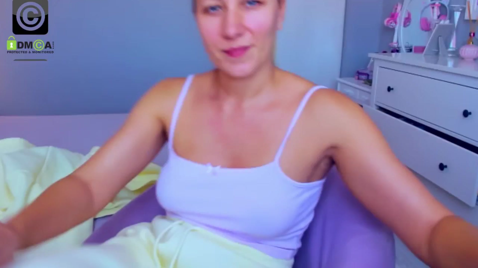 Gallery image thumbnail from PreciousSusan's myfreecams stream on, 09/18/2025, 07:55 image 18 of 20