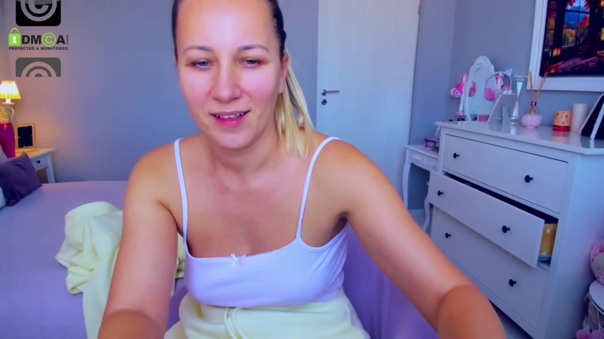 Gallery image thumbnail from PreciousSusan's myfreecams stream on, 09/18/2025, 07:55 image 15 of 20