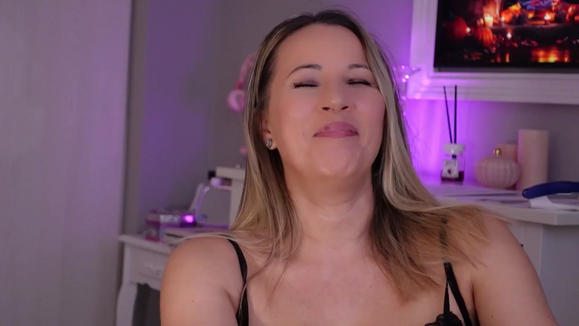 Gallery image thumbnail from PreciousSusan's myfreecams stream on, 11/07/2025, 09:14 image 4 of 20