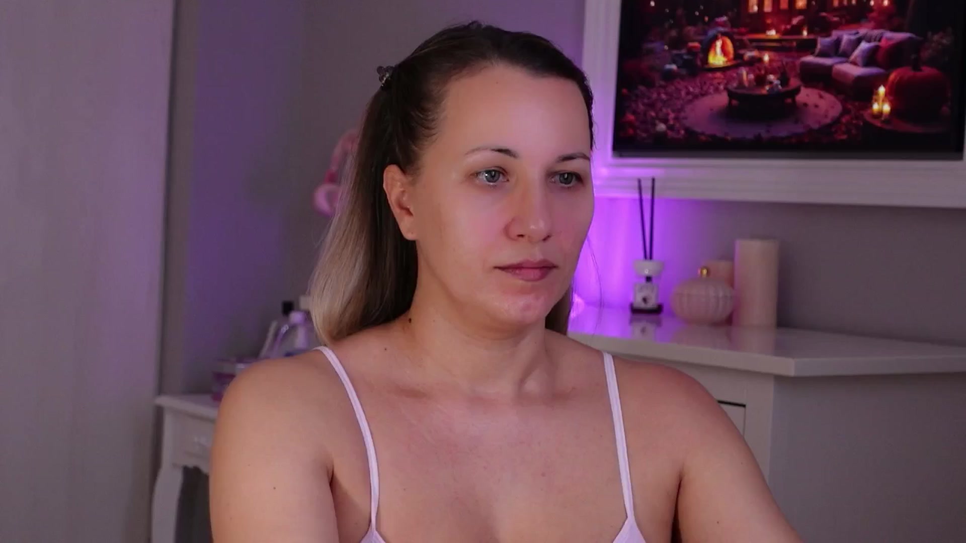 Gallery image thumbnail from PreciousSusan's myfreecams stream on, 11/18/2025, 08:40 image 6 of 20