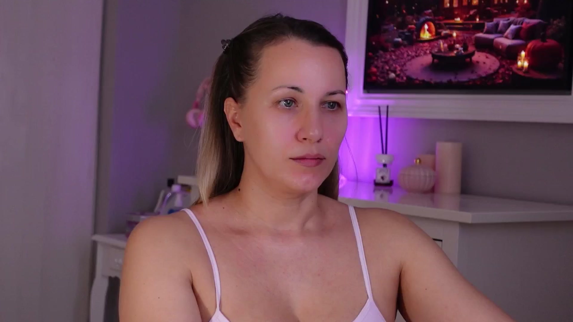 Gallery image thumbnail from PreciousSusan's myfreecams stream on, 11/18/2025, 08:40 image 7 of 20