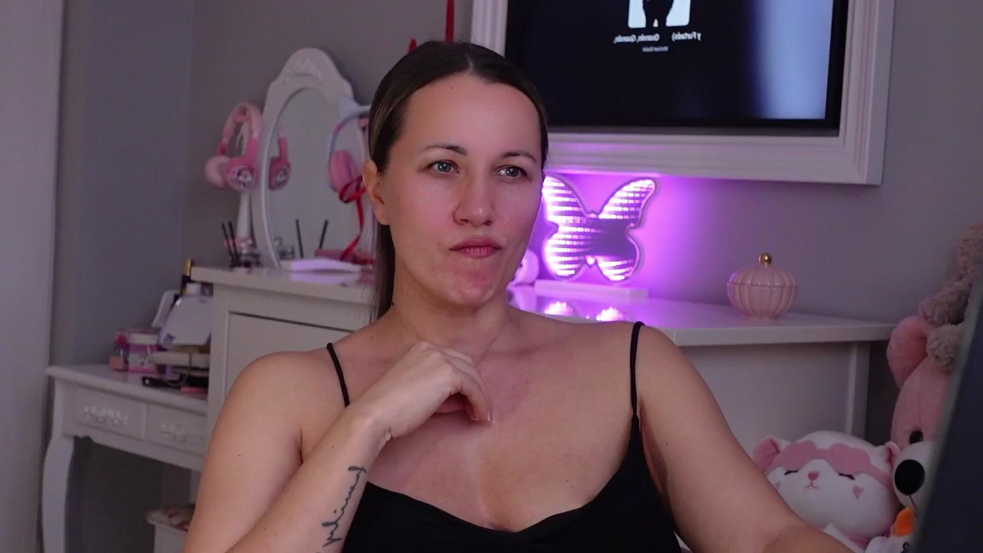 Gallery image thumbnail from PreciousSusan's myfreecams stream on, 12/09/2025, 09:53 image 3 of 20