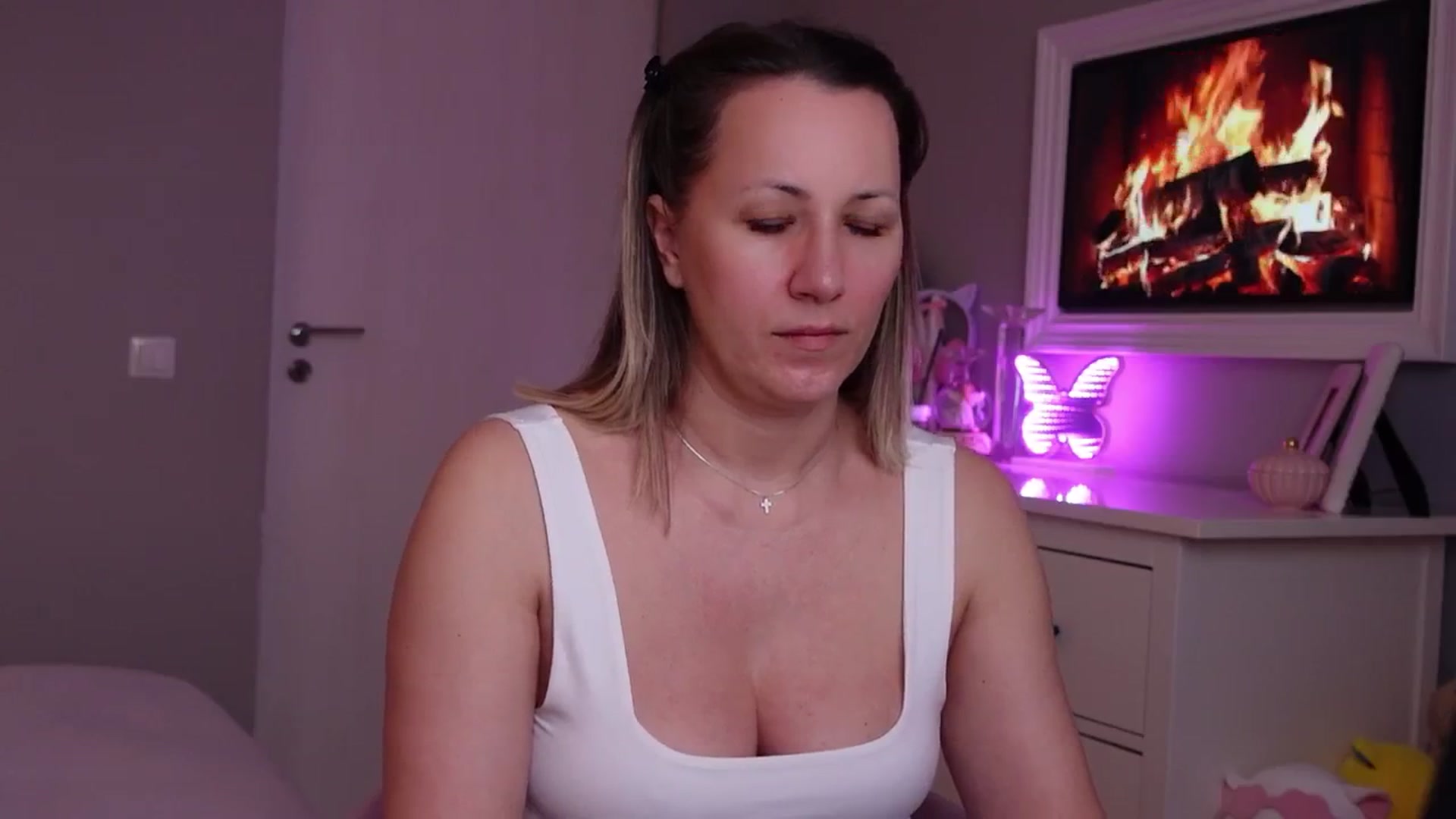 Gallery image thumbnail from PreciousSusan's myfreecams stream on, 02/17/2026, 12:49 image 12 of 20