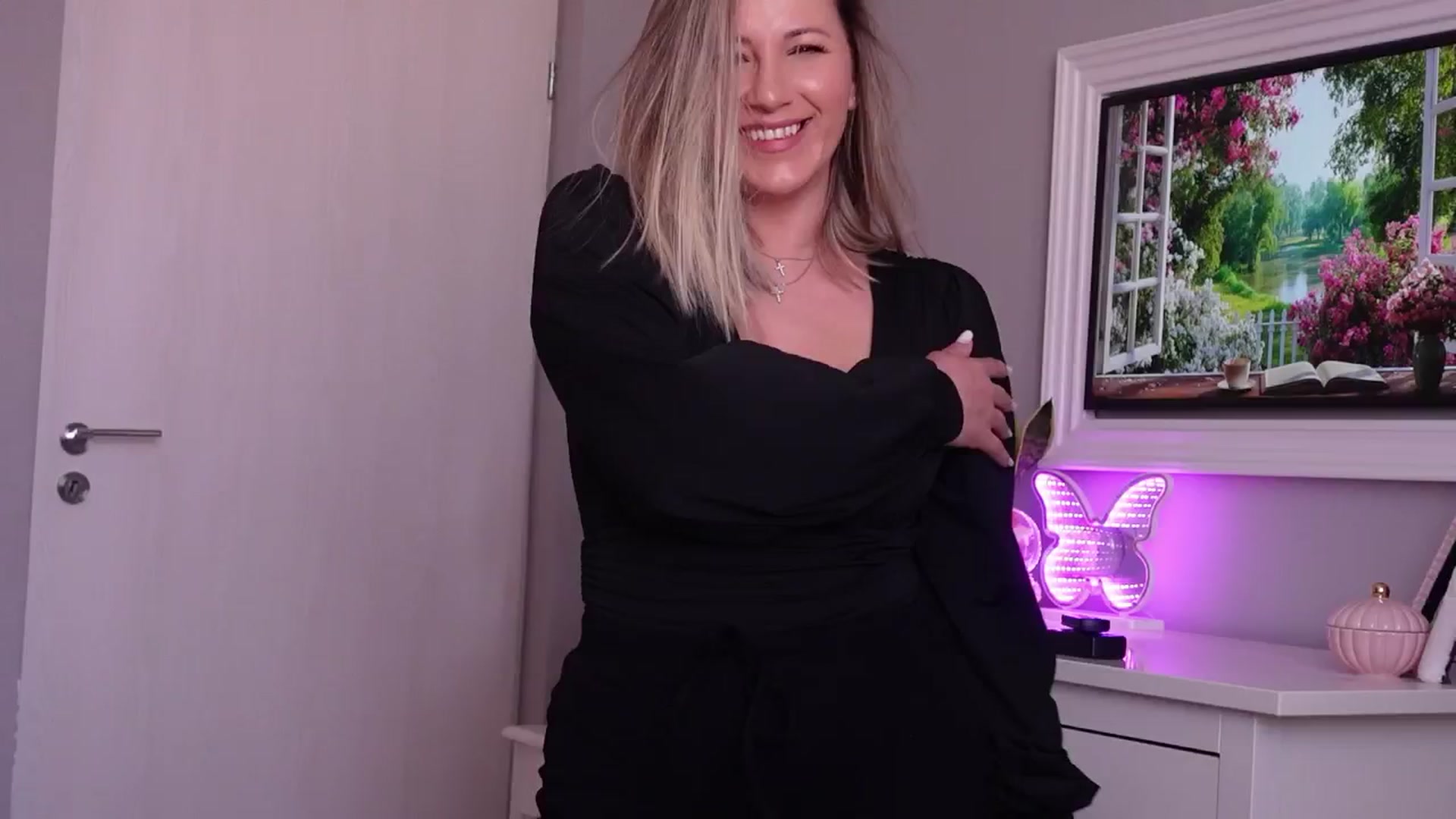 Gallery image thumbnail from PreciousSusan's myfreecams stream on, 03/18/2026, 09:43 image 6 of 20