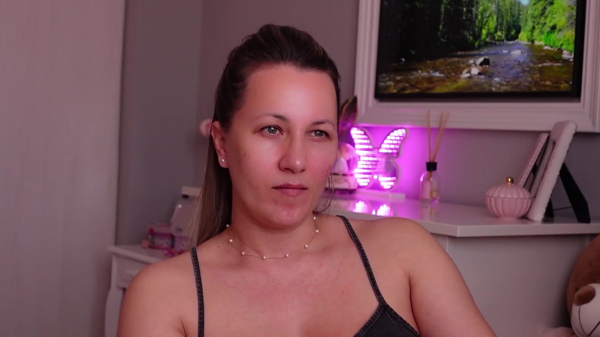 Gallery image thumbnail from PreciousSusan's myfreecams stream on, 04/16/2026, 07:37 image 2 of 20