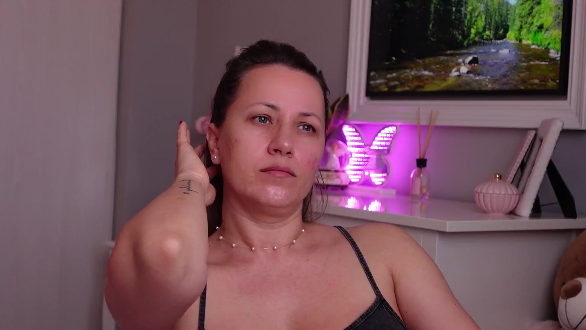 Gallery image thumbnail from PreciousSusan's myfreecams stream on, 04/16/2026, 07:37 image 8 of 20