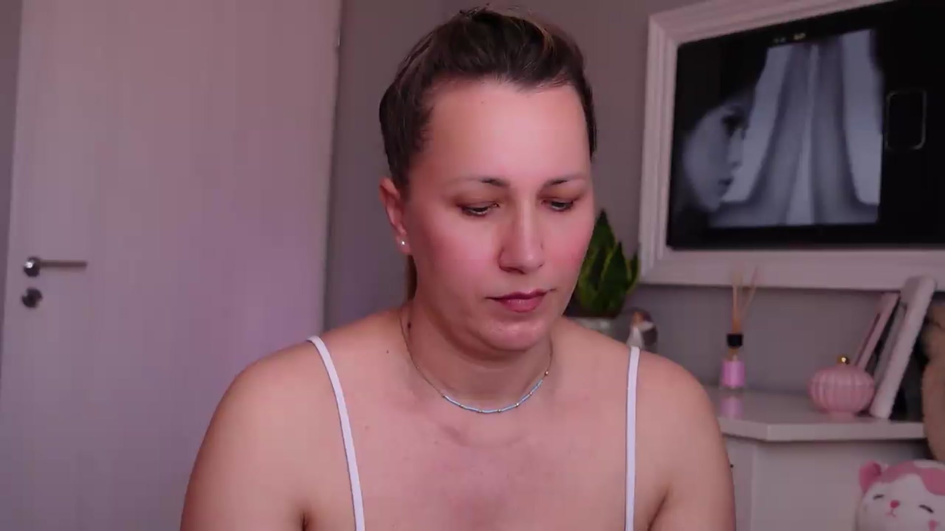 Gallery image thumbnail from PreciousSusan's myfreecams stream on, 05/15/2026, 08:19 image 20 of 20
