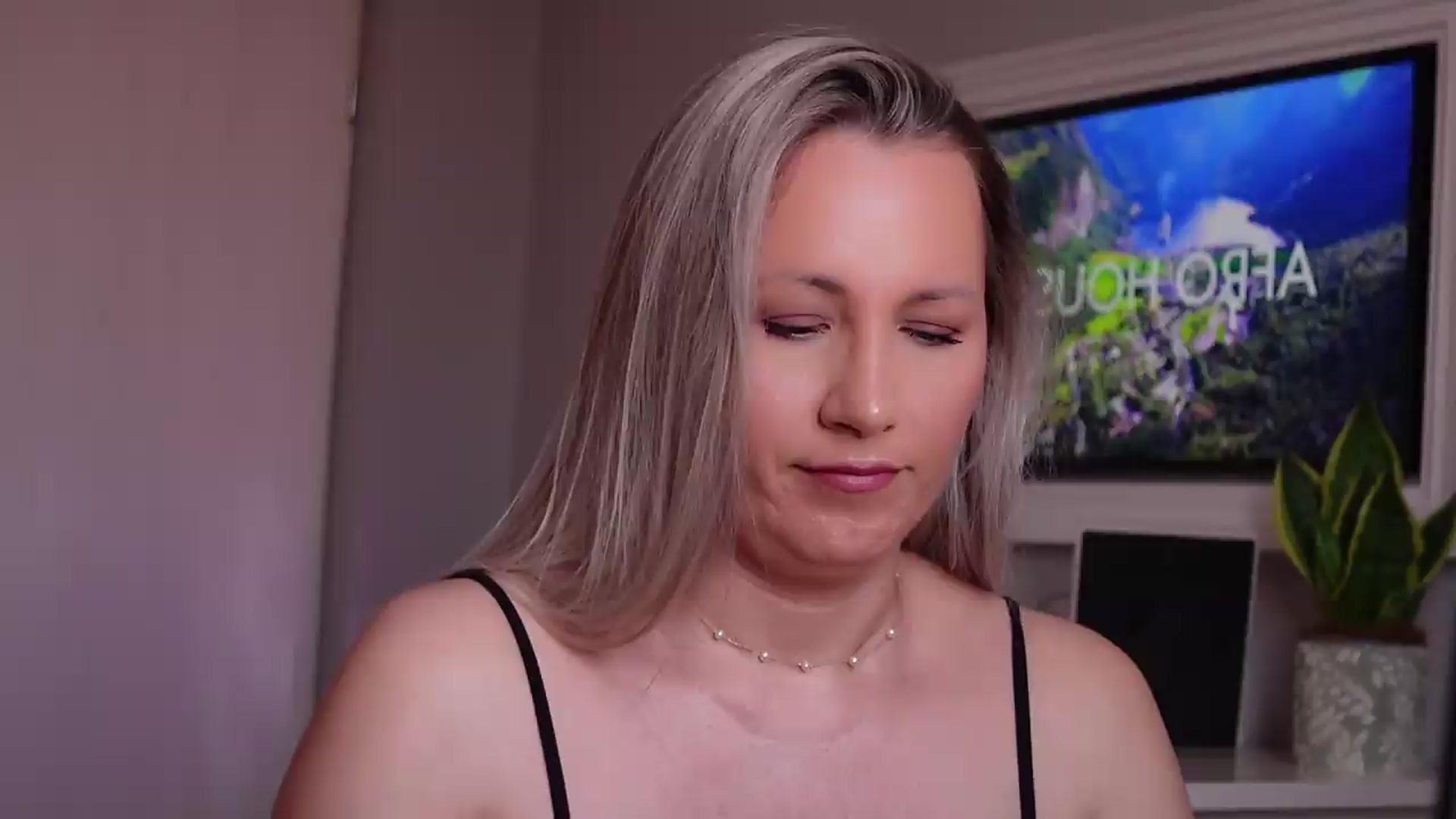 Gallery image thumbnail from PreciousSusan's myfreecams stream on, 05/28/2026, 08:09 image 10 of 20