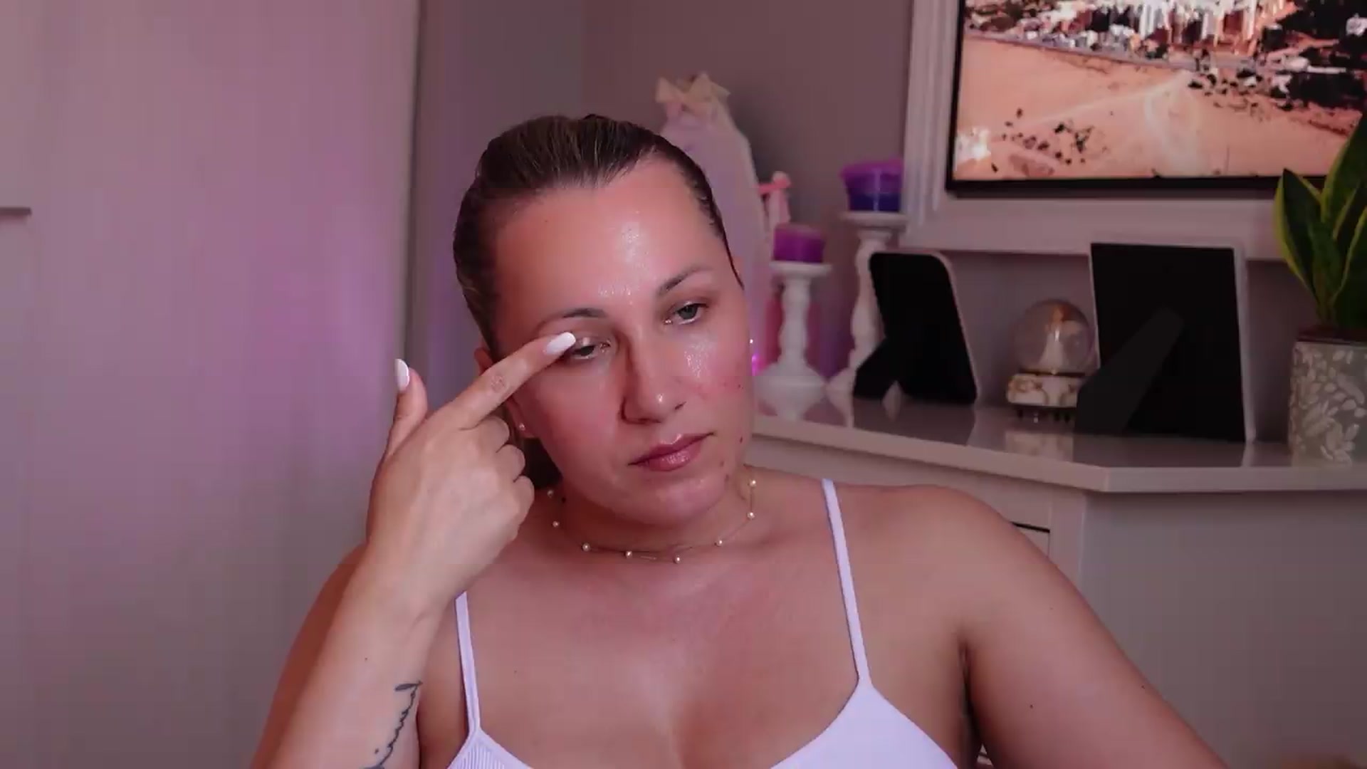 Gallery image thumbnail from PreciousSusan's myfreecams stream on, 06/08/2026, 07:45 image 9 of 20