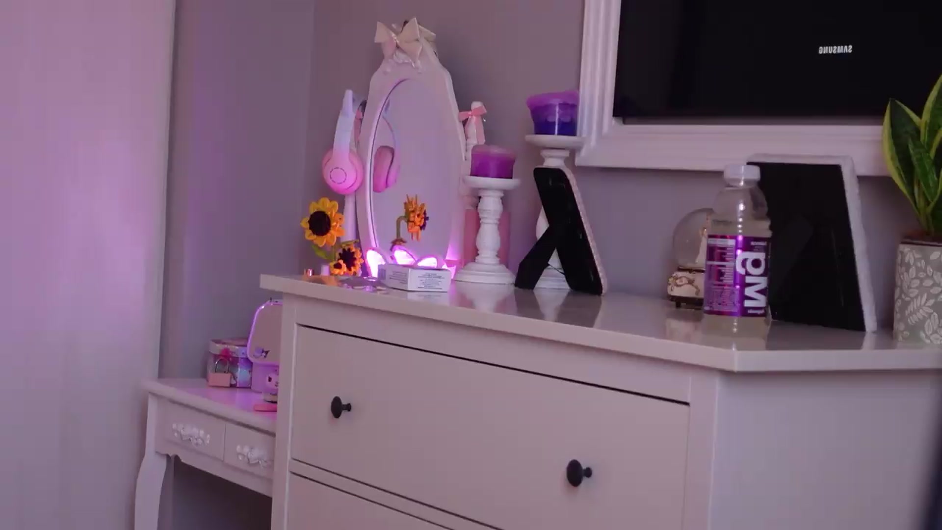 Gallery image thumbnail from PreciousSusan's myfreecams stream on, 06/10/2026, 07:56 image 9 of 20