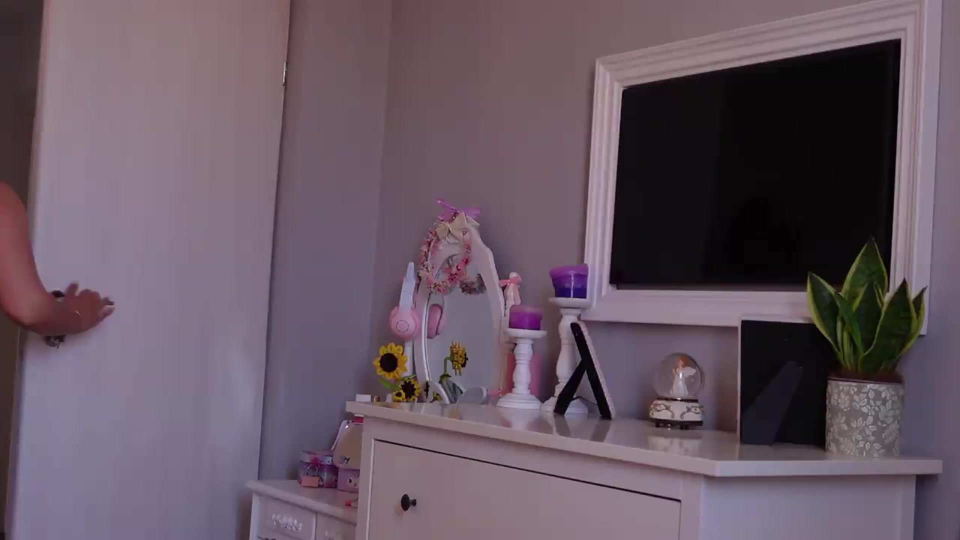 Gallery image thumbnail from PreciousSusan's myfreecams stream on, 06/20/2026, 09:53 image 7 of 20